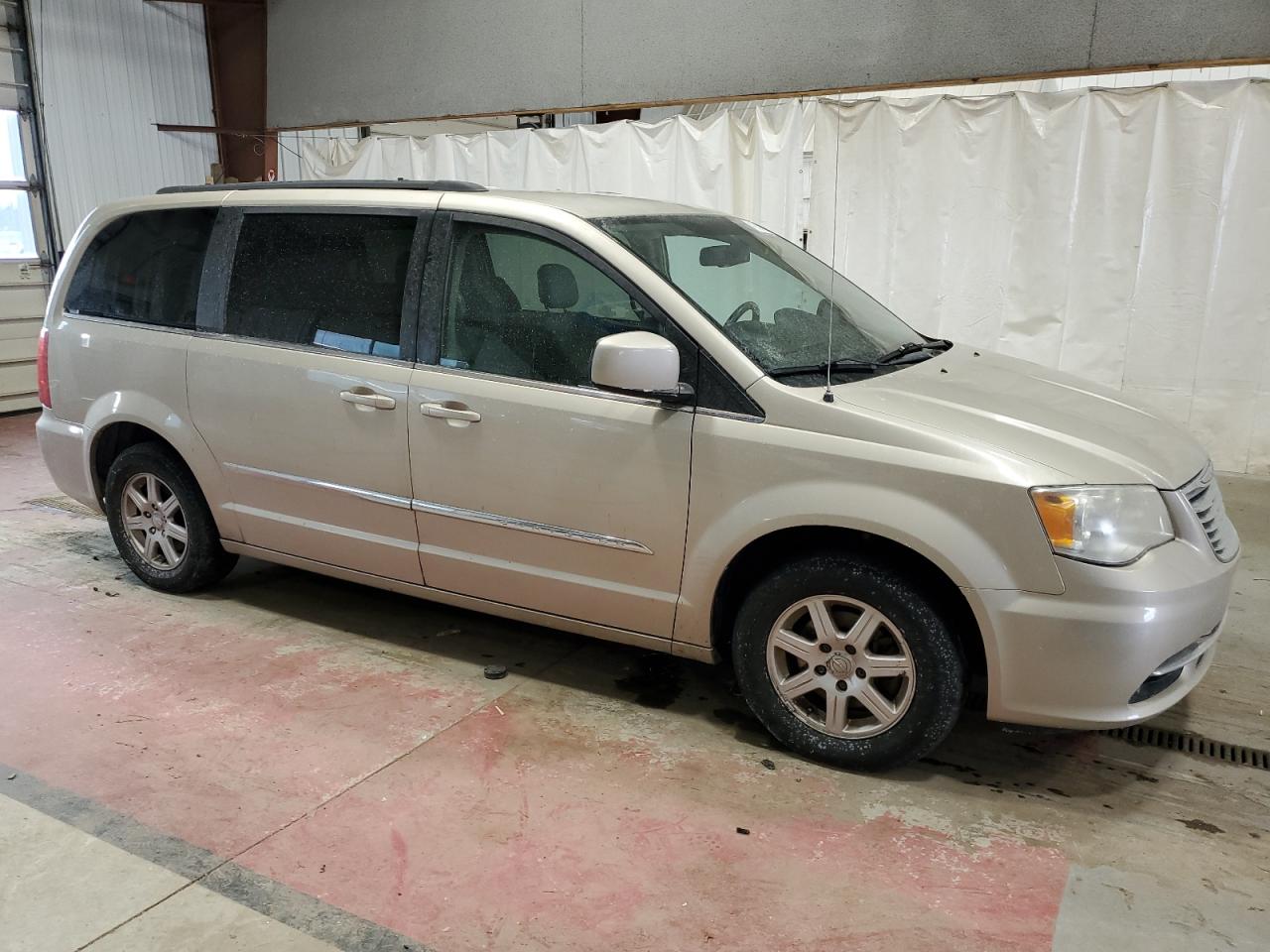 2013 Chrysler Town & Country - Image 4