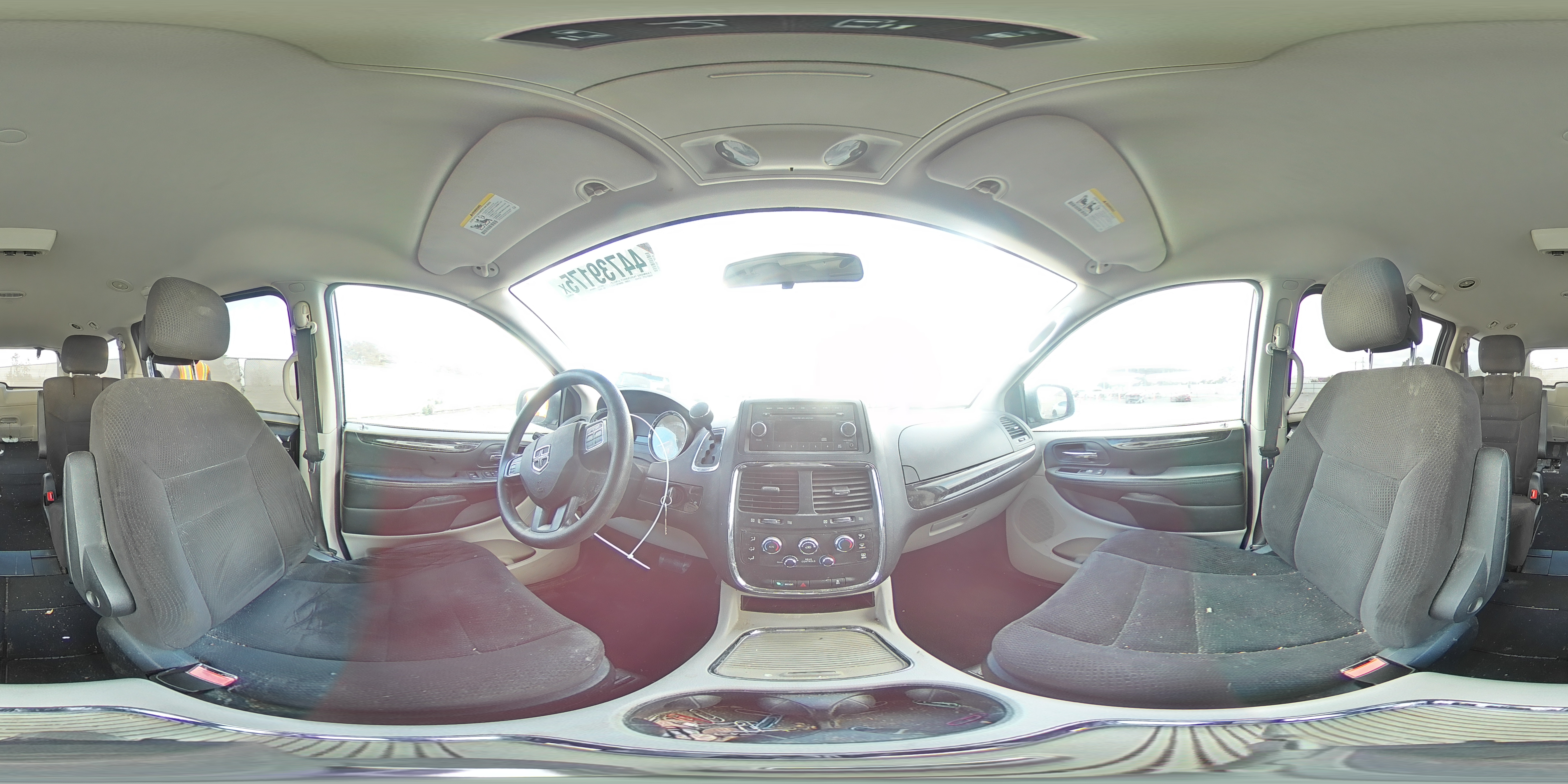 2014 Dodge Caravan - Image 13