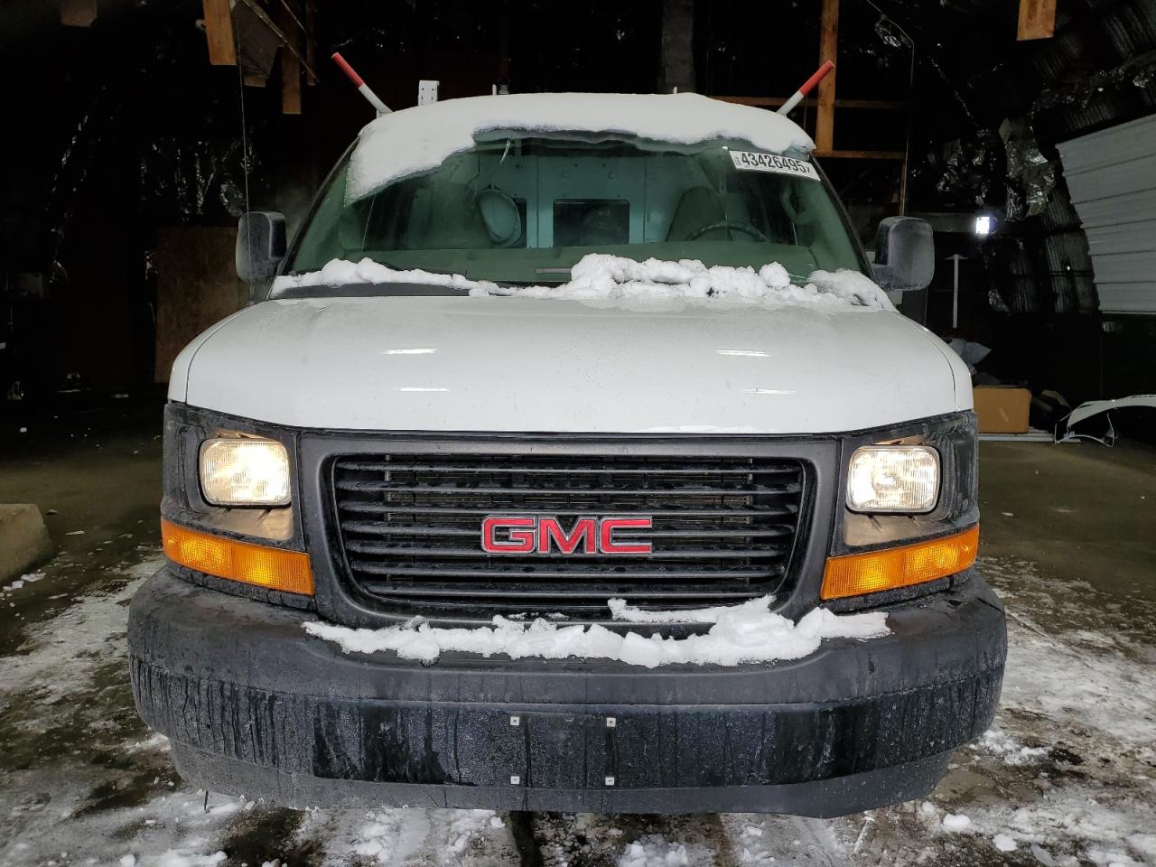 2017 GMC Savana - Image 5