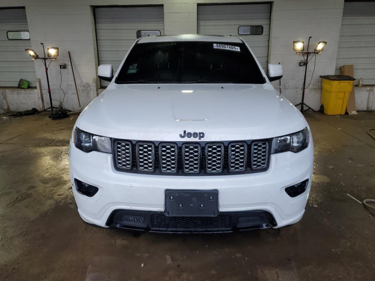 2019 Jeep Grand Cherokee - Image 5
