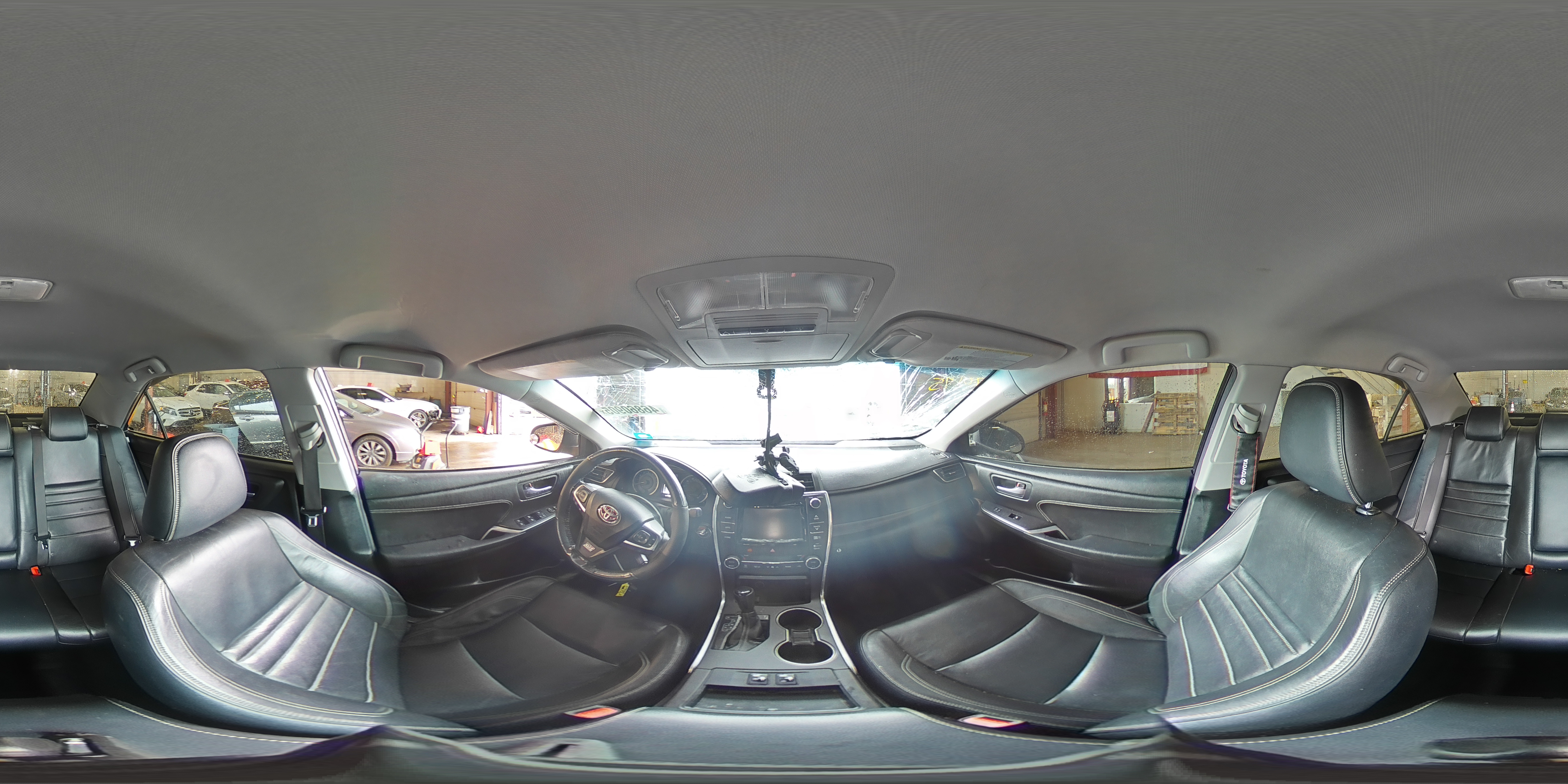 2015 Toyota Camry - Image 14