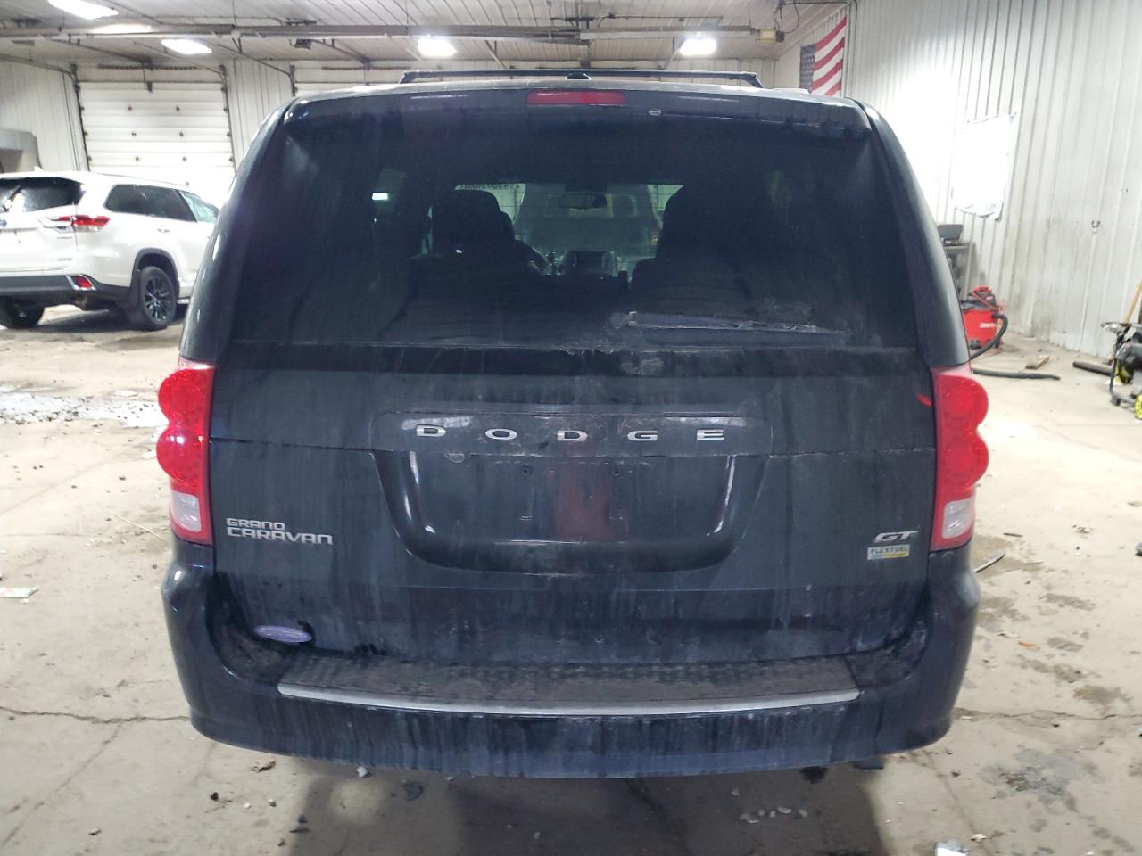 2017 Dodge Caravan - Image 6