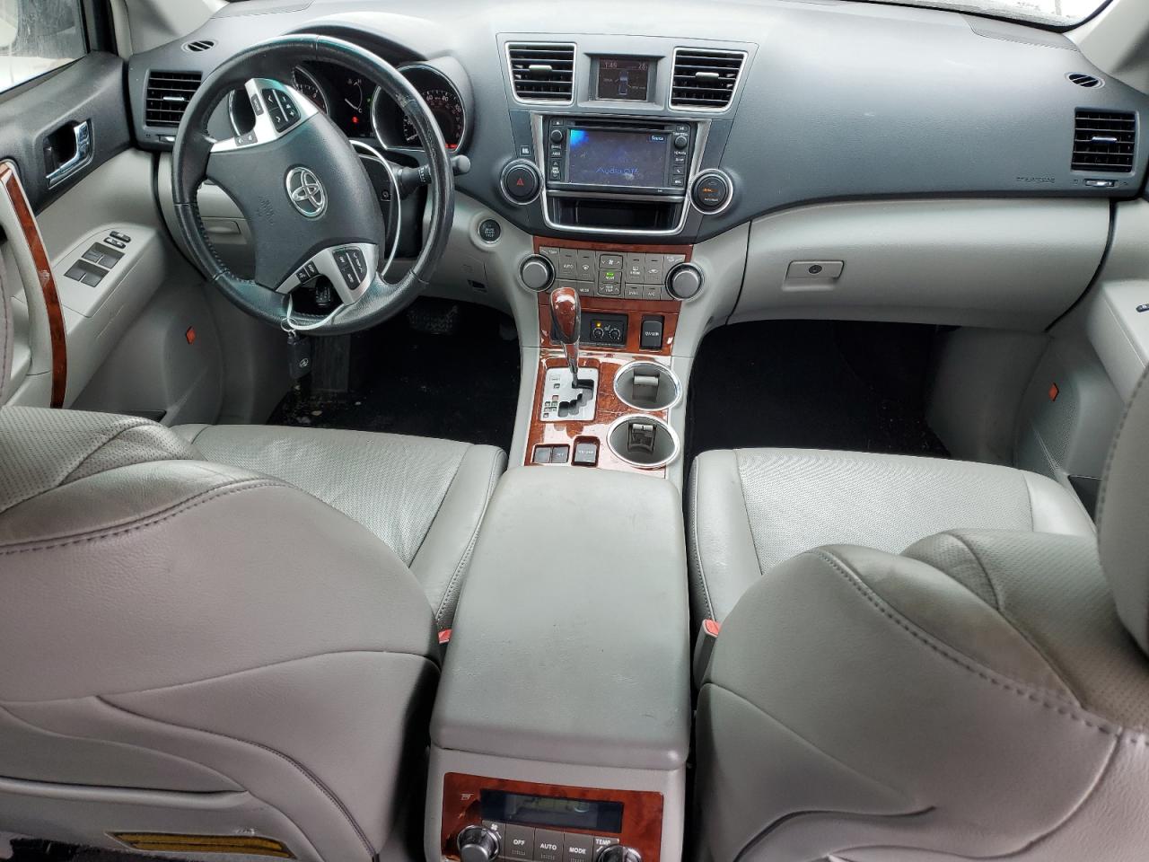 2013 Toyota Highlander - Image 8