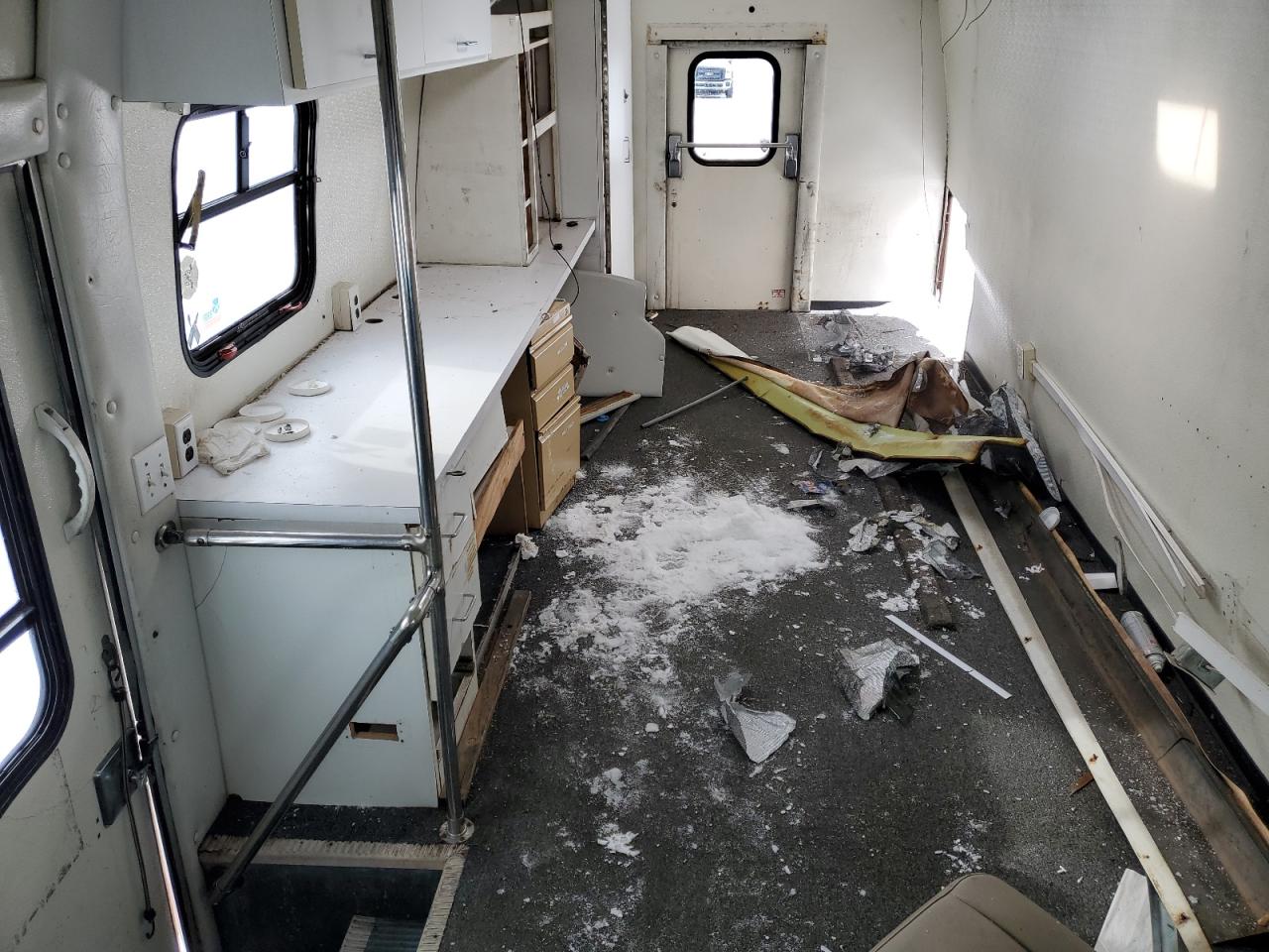 1996 Ford Econoline E450 Super Duty Cutaway Van Rv VIN: 1FDLE40G1THB68833 Lot: 84921144