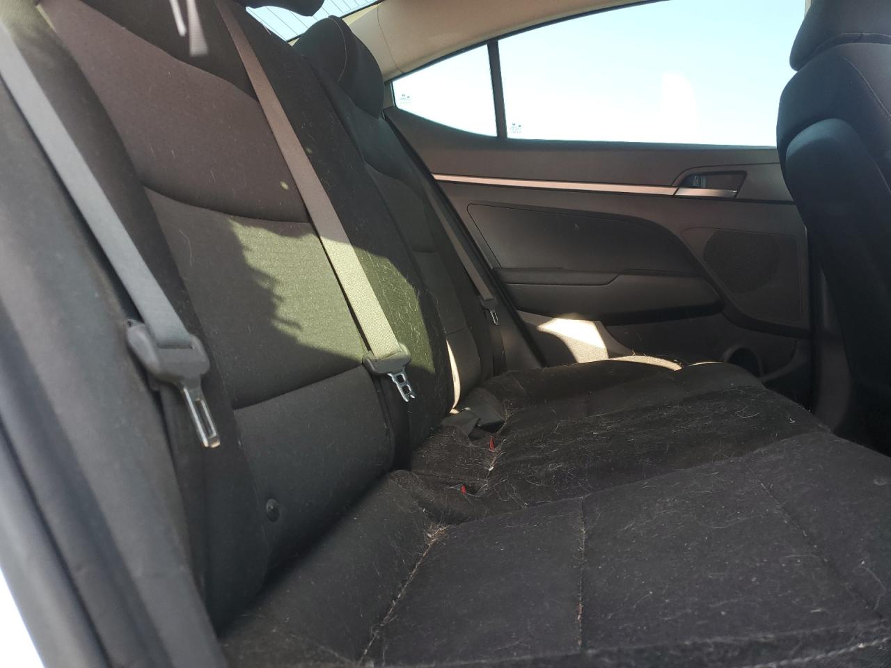2018 Hyundai Elantra - Image 10