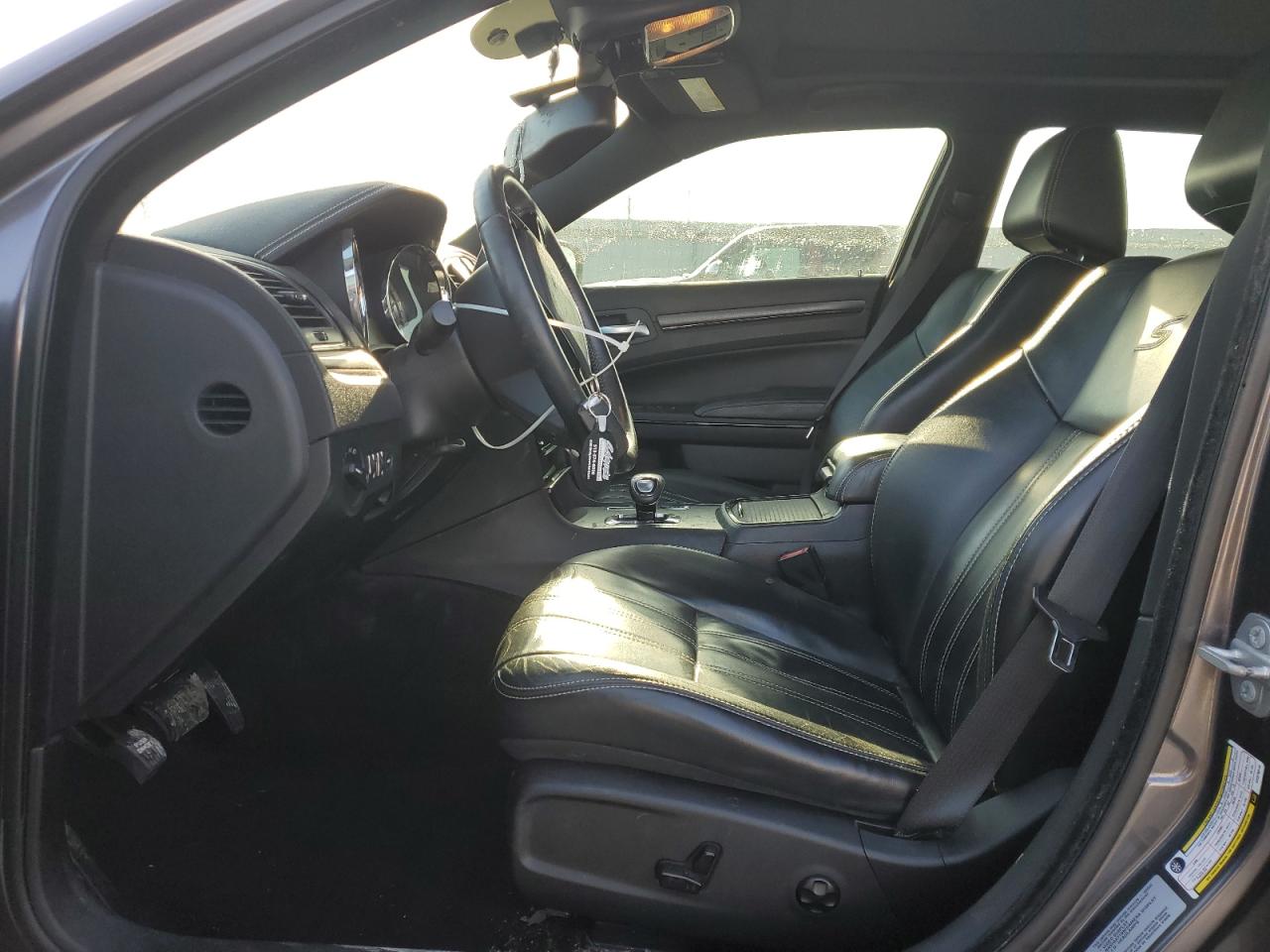 2014 Chrysler 300 - Image 7
