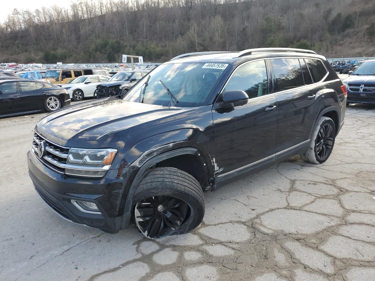 2019 Volkswagen Atlas Sel Premium for Sale in Hurricane, WV - Front End