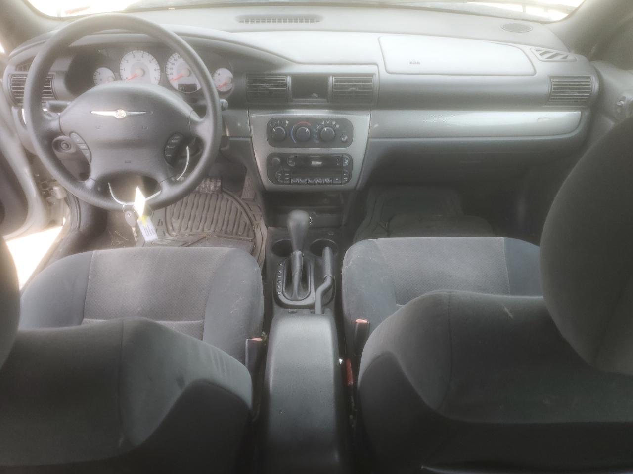 2005 Chrysler Sebring - Image 8