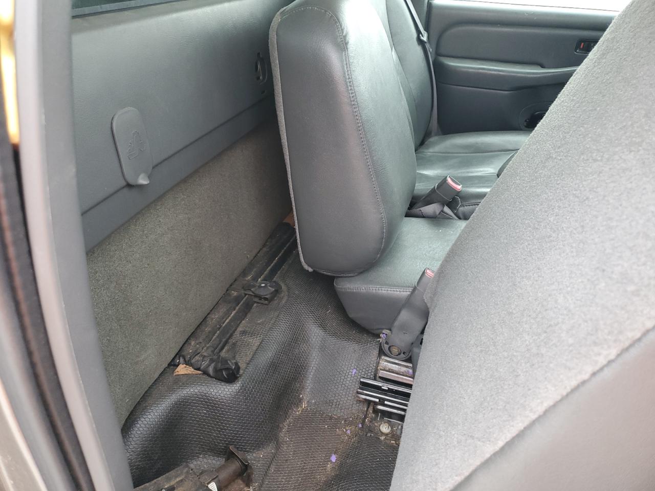 2006 GMC Sierra - Image 10