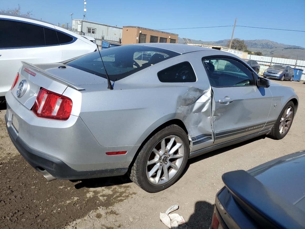 2010 Ford Mustang - Image 3