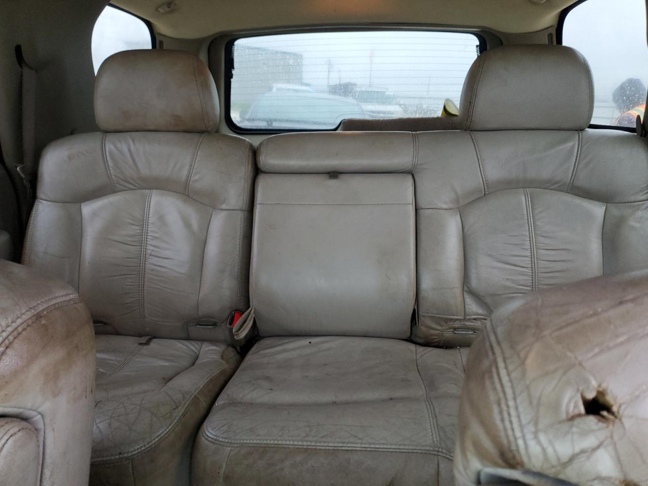 2002 Chevrolet Tahoe - Image 10