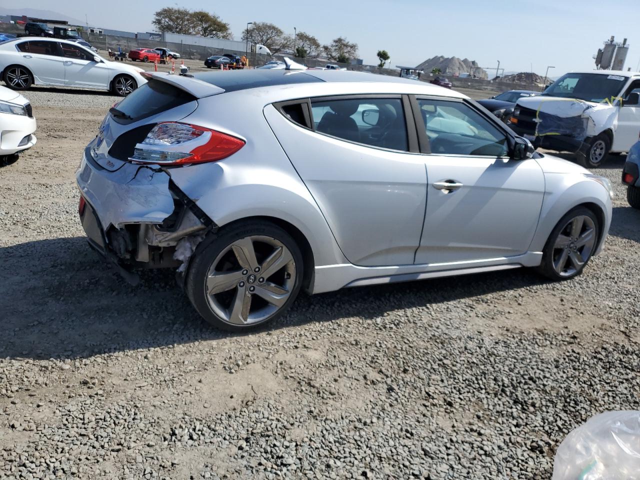 2015 Hyundai Veloster - Image 3