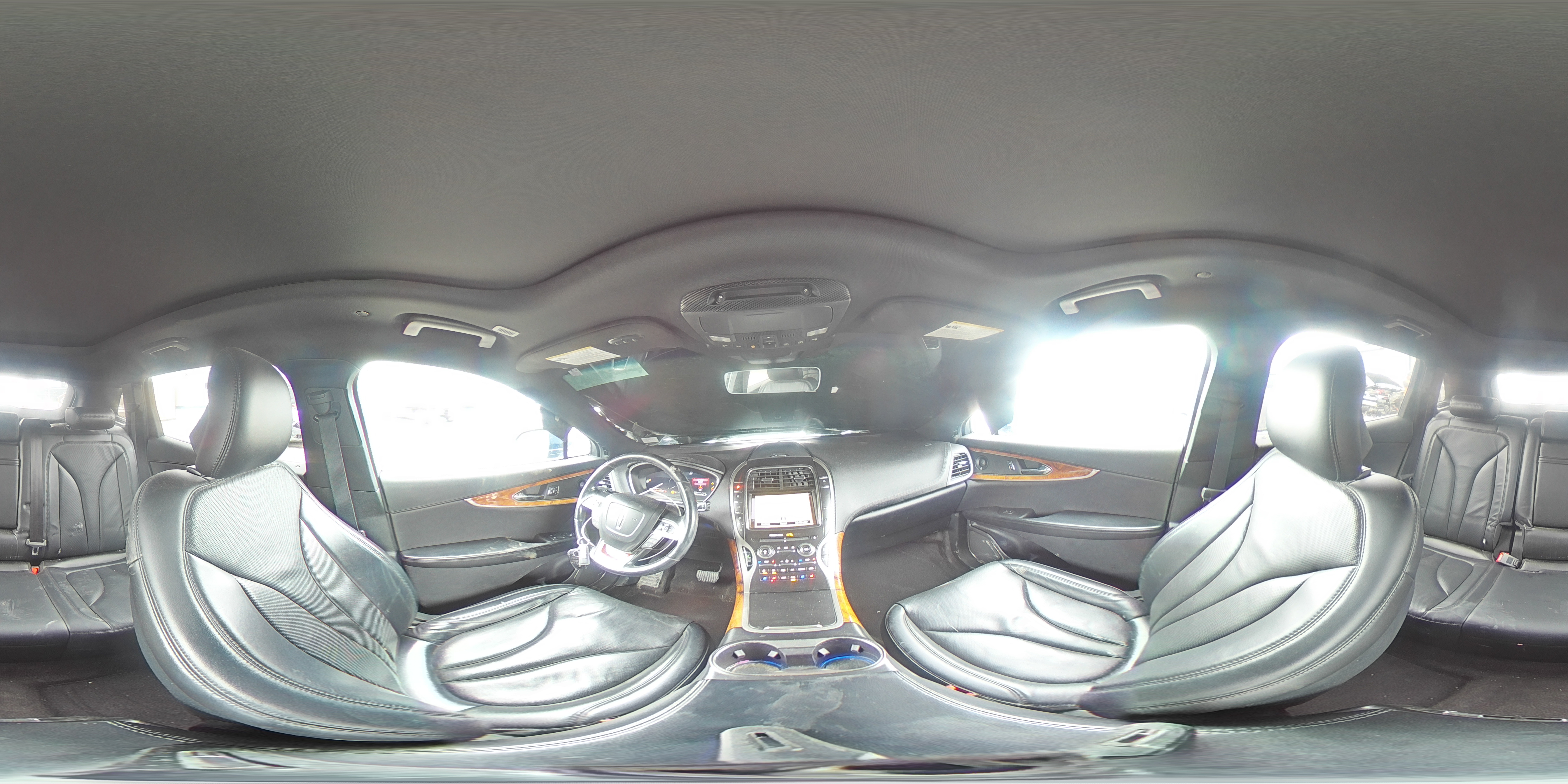 2019 Lincoln Nautilus - Image 16