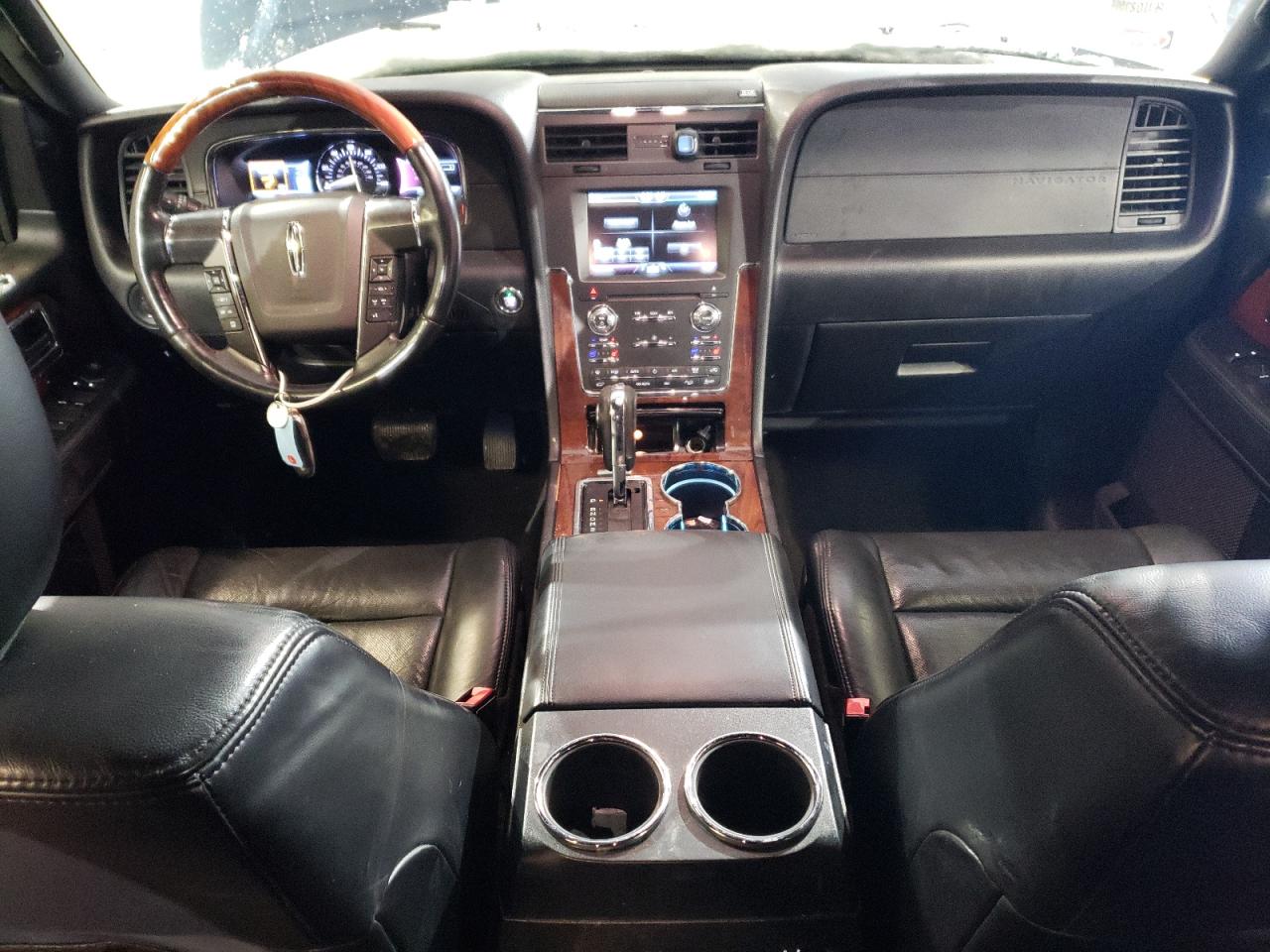 2015 Lincoln Navigator - Image 8