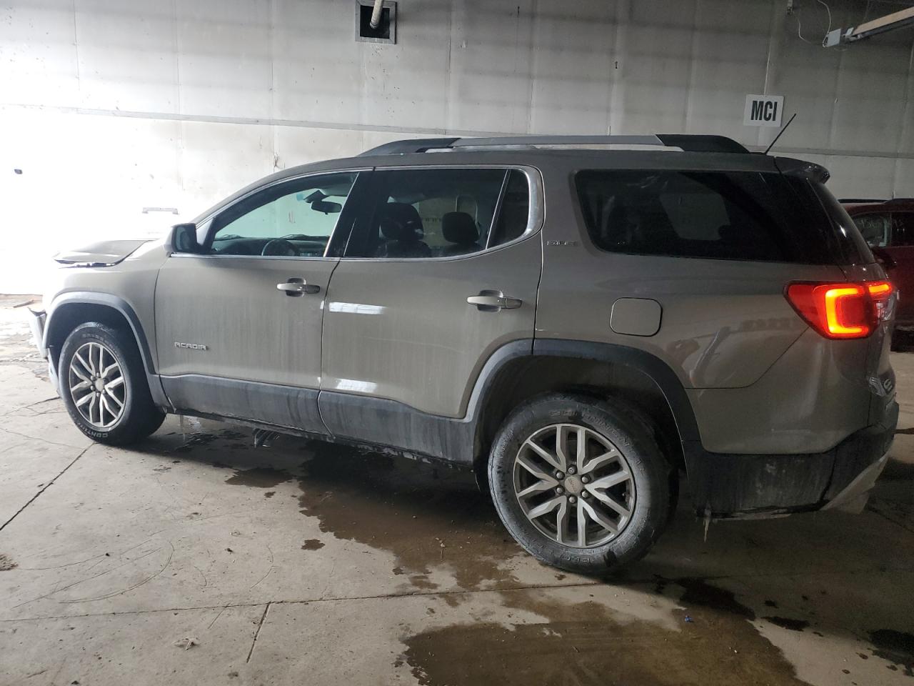 2019 GMC Acadia - Image 2