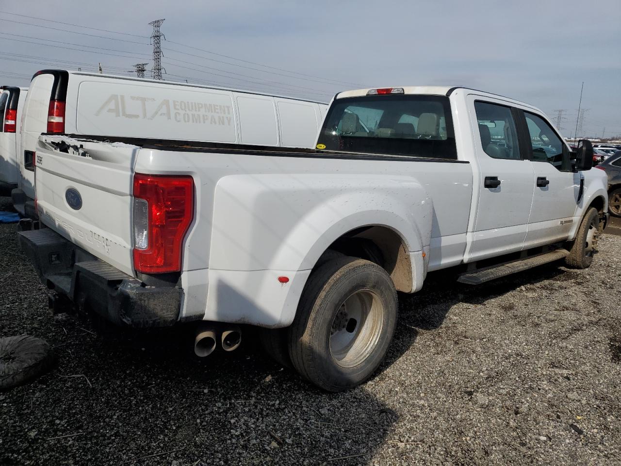 2017 Ford F350 - Image 4