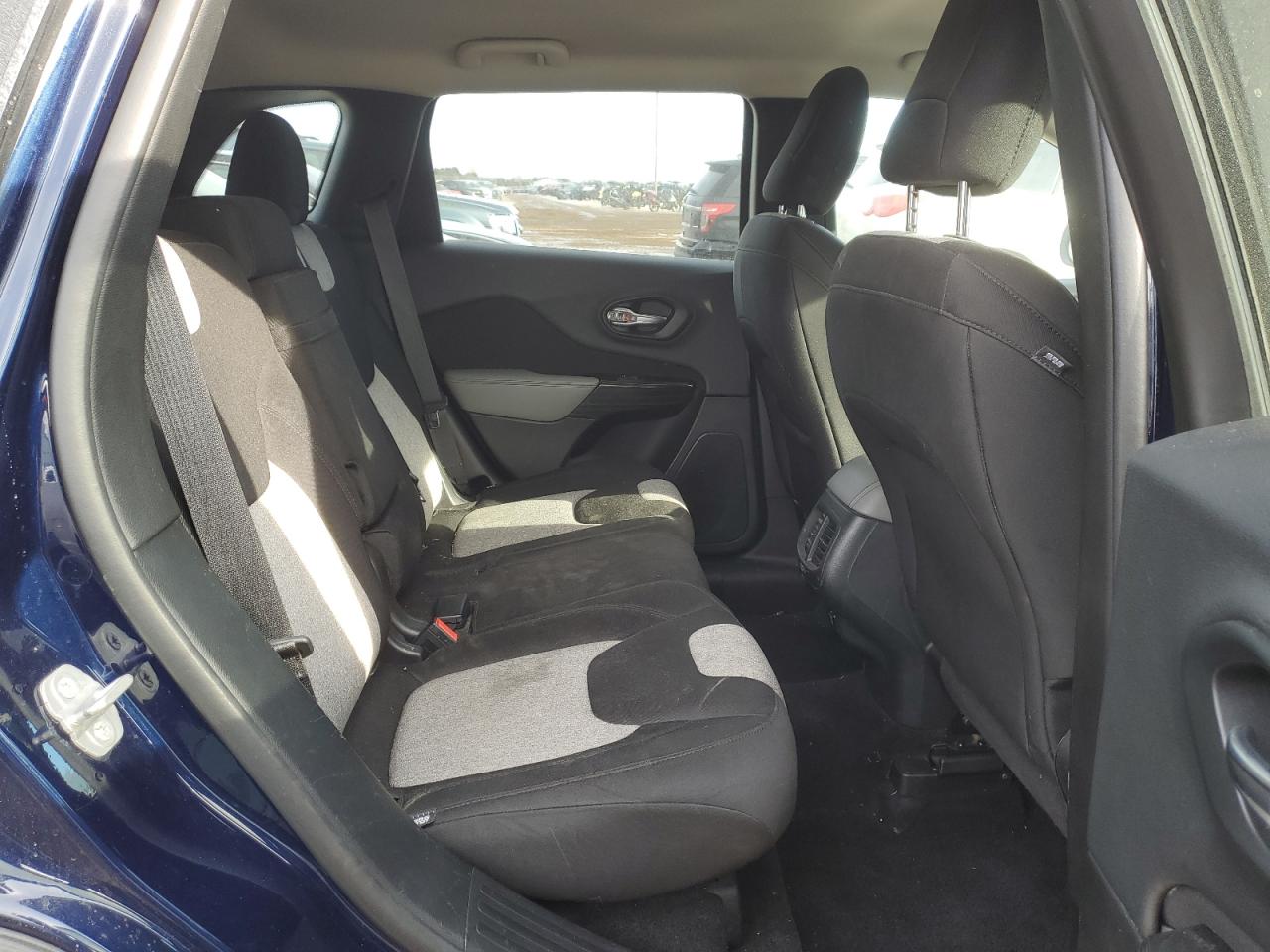 2014 Jeep Grand Cherokee - Image 11