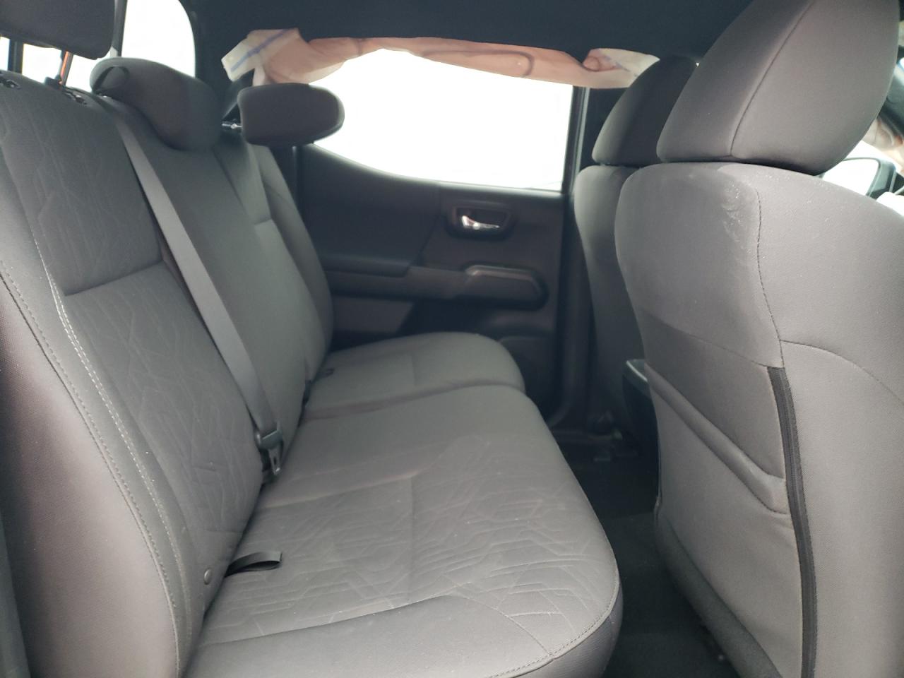 2019 Toyota Tacoma - Image 10