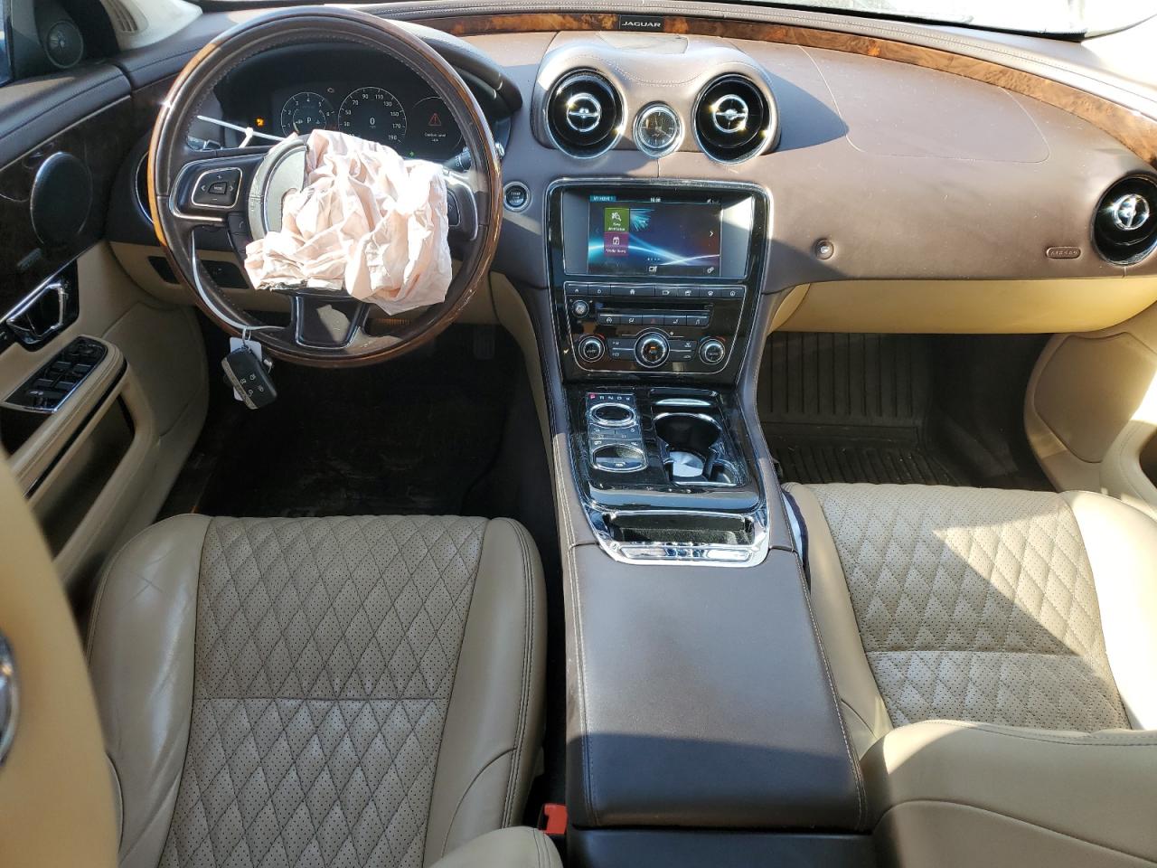 2017 Jaguar XJ - Image 8