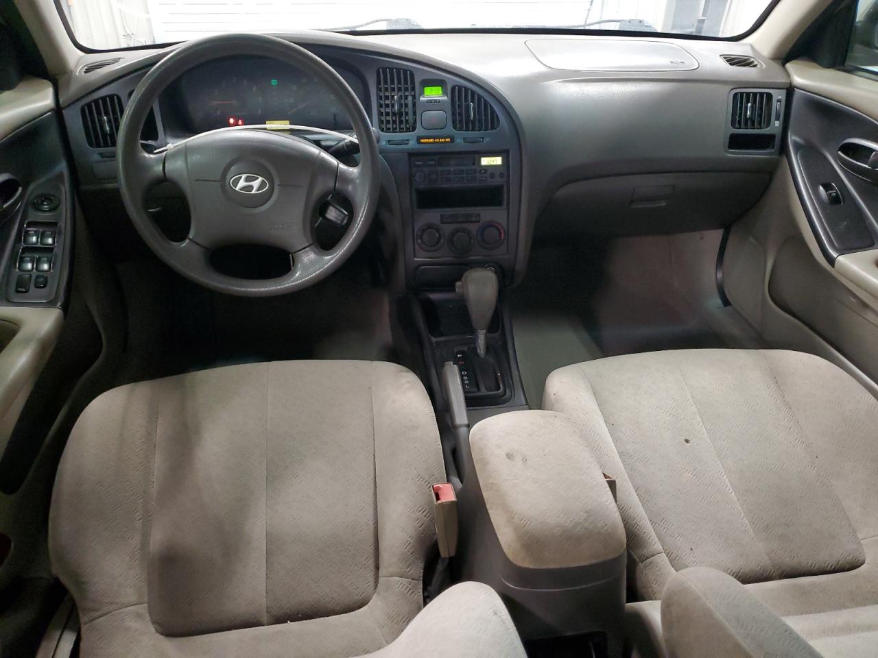 2005 Hyundai Elantra - Image 8