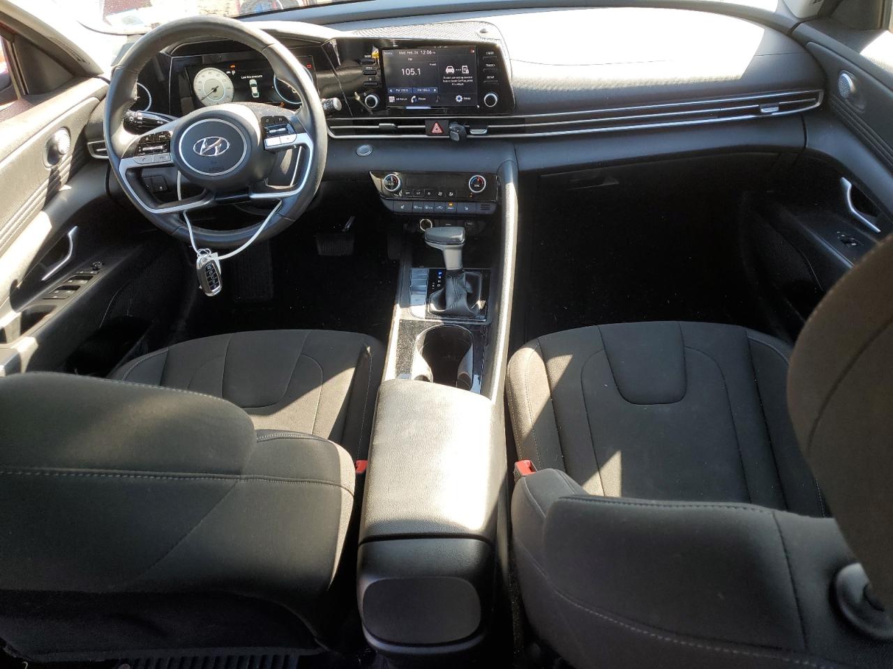 2021 Hyundai Elantra - Image 8