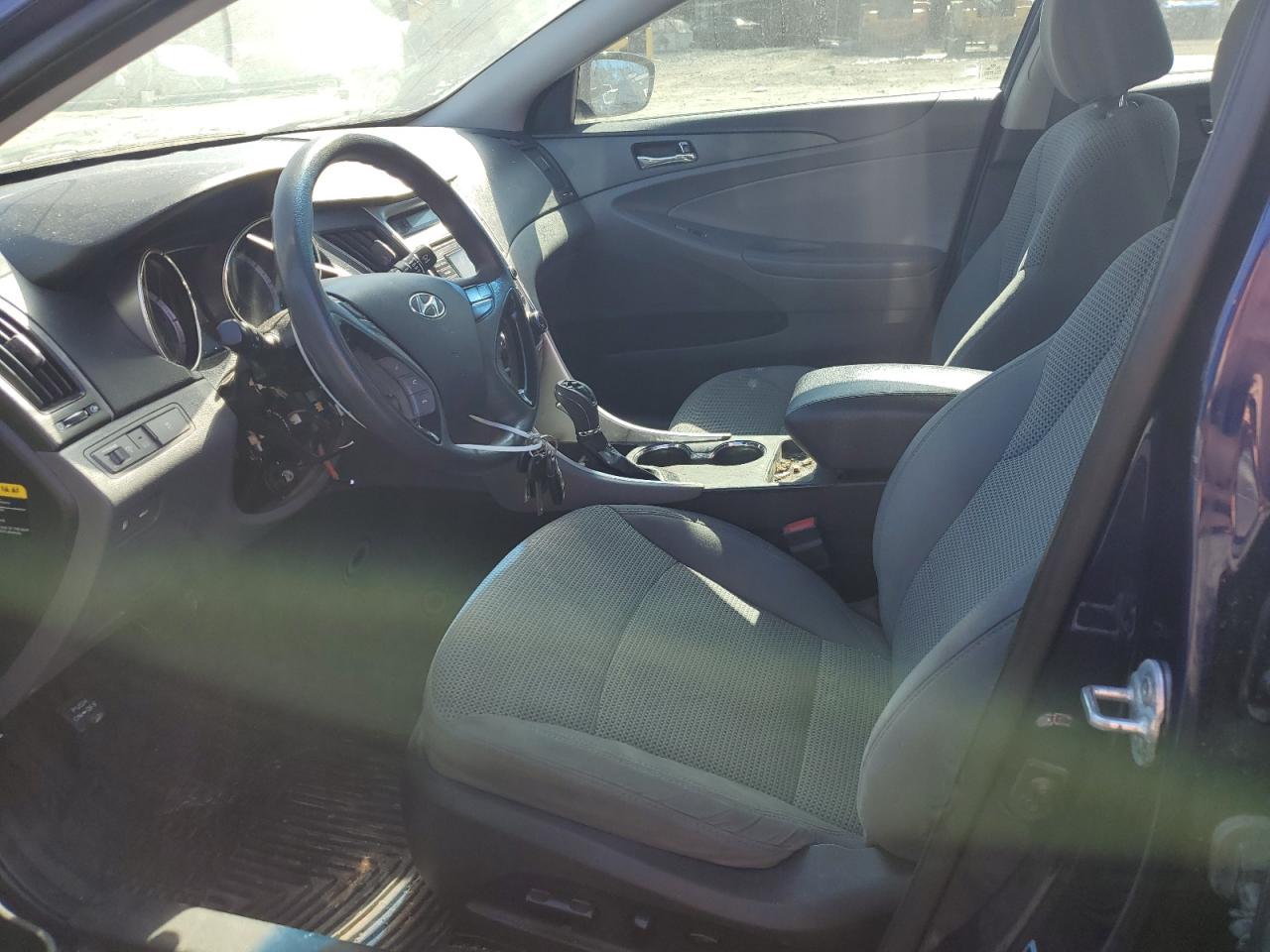 2012 Hyundai Sonata - Image 7