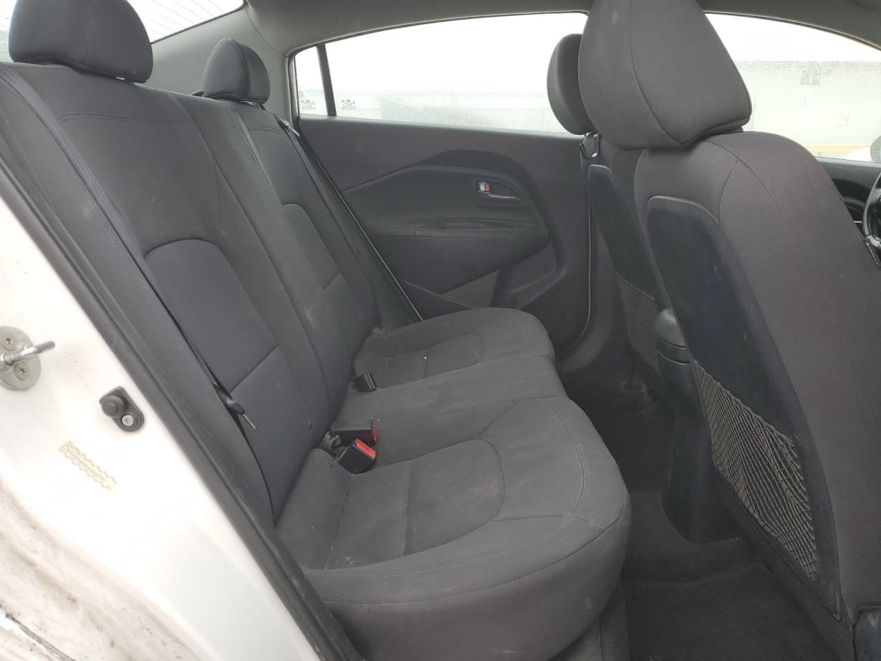 2015 Kia Rio - Image 10