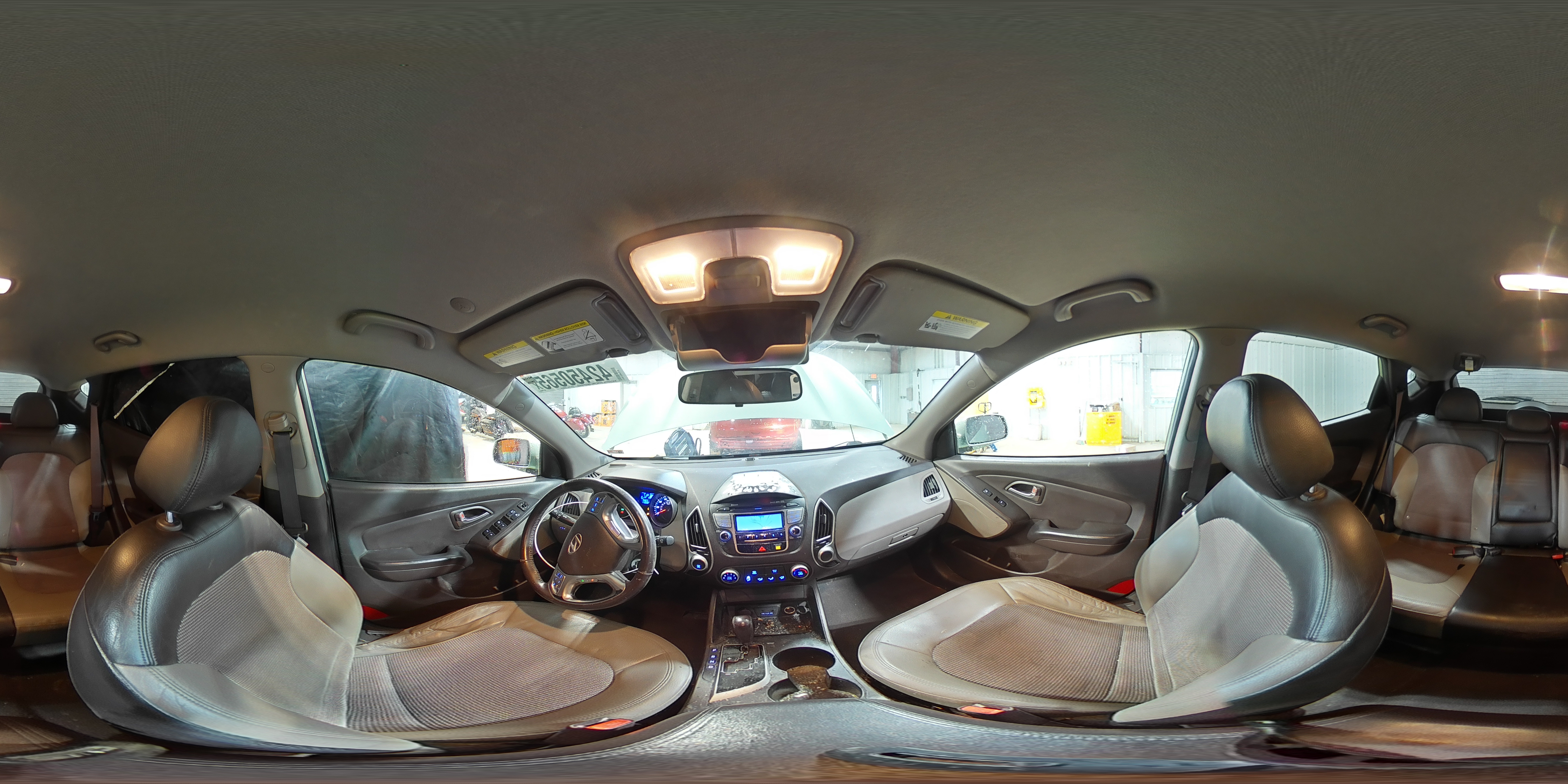 2011 Hyundai Tucson - Image 14