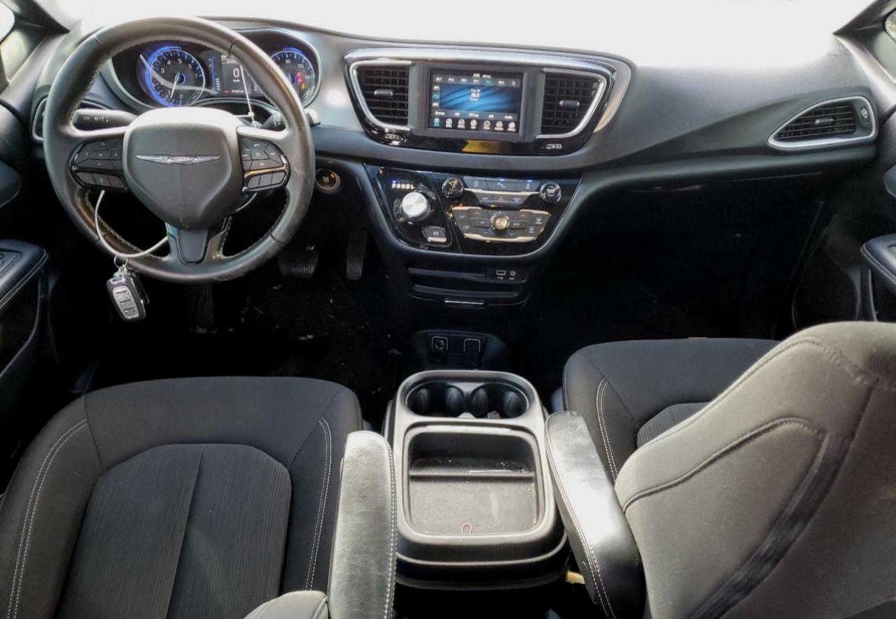 2020 Chrysler Pacifica - Image 8