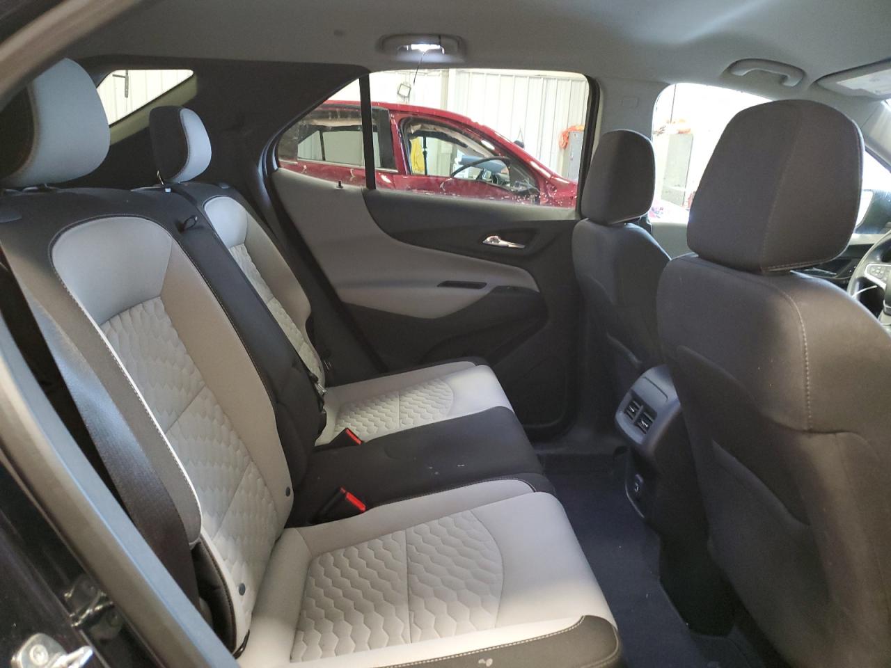 2020 Chevrolet Equinox - Image 11