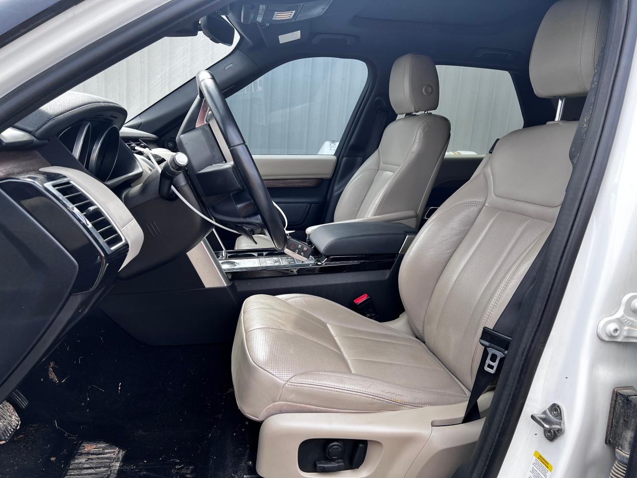 2017 Land Rover Discovery - Image 7