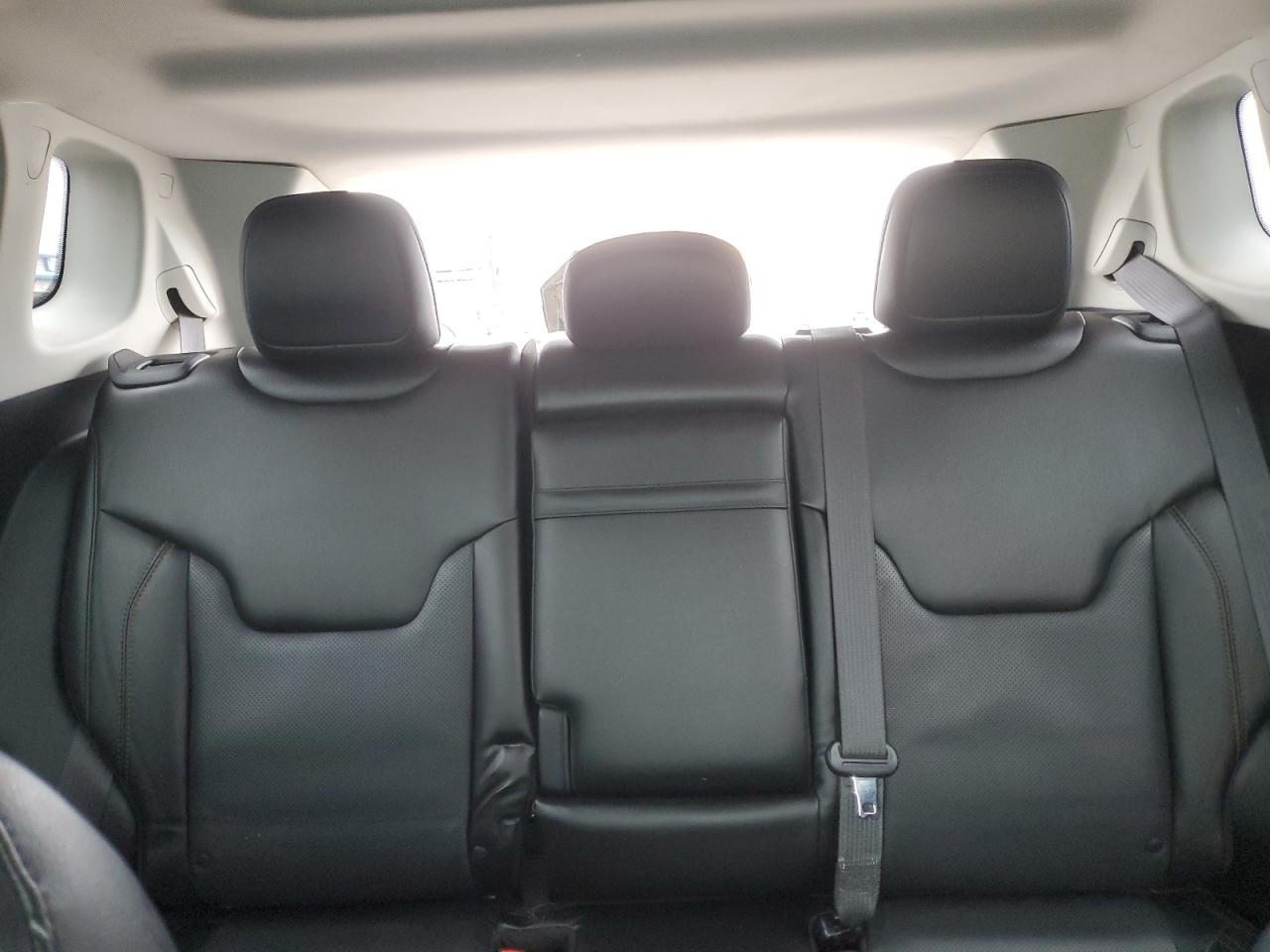 2018 Jeep Compass - Image 10