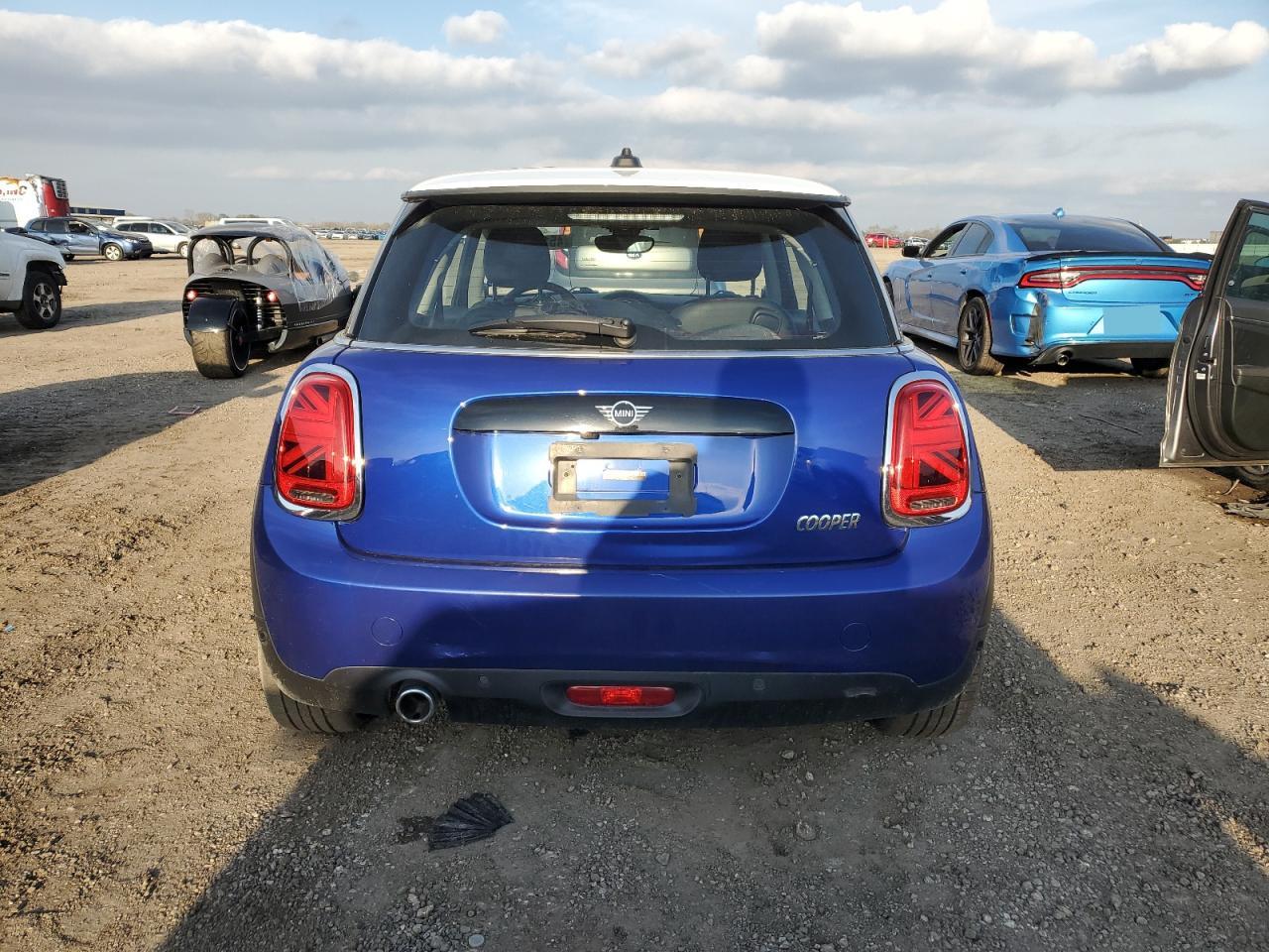 2021 MINI Cooper - Image 6