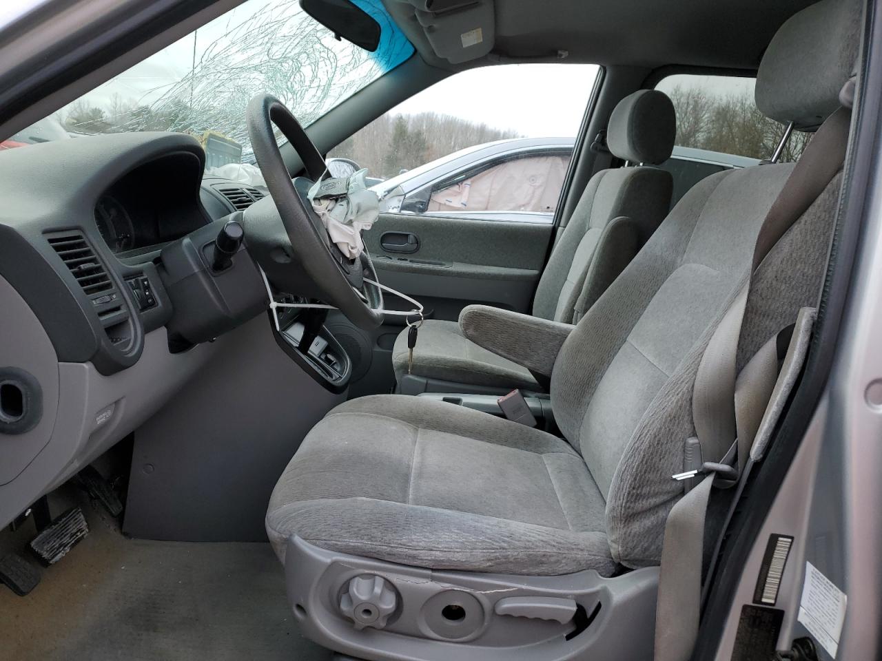 2005 Kia Sedona - Image 7