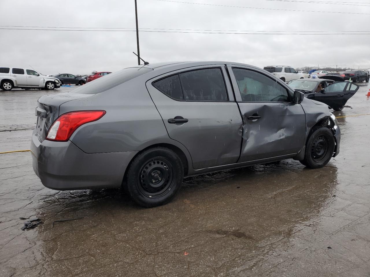 2019 Nissan Versa - Image 3