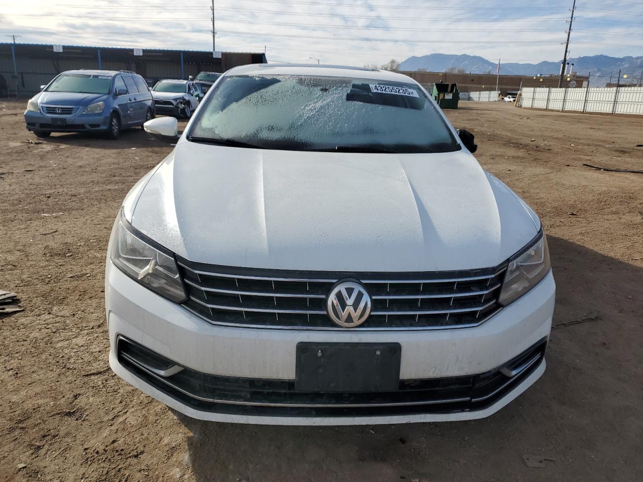 2017 Volkswagen Passat - Image 5