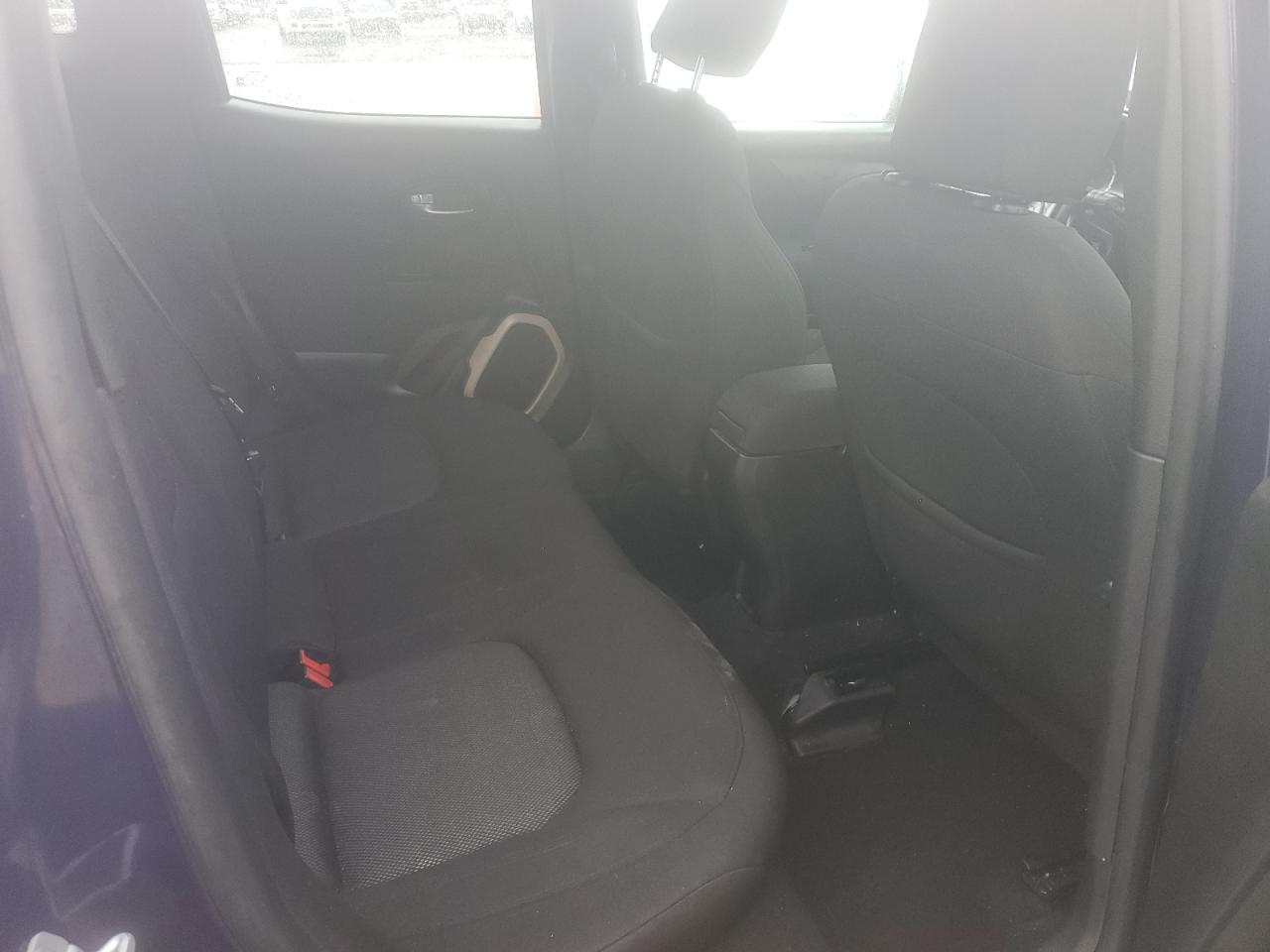 2016 Jeep Renegade - Image 10