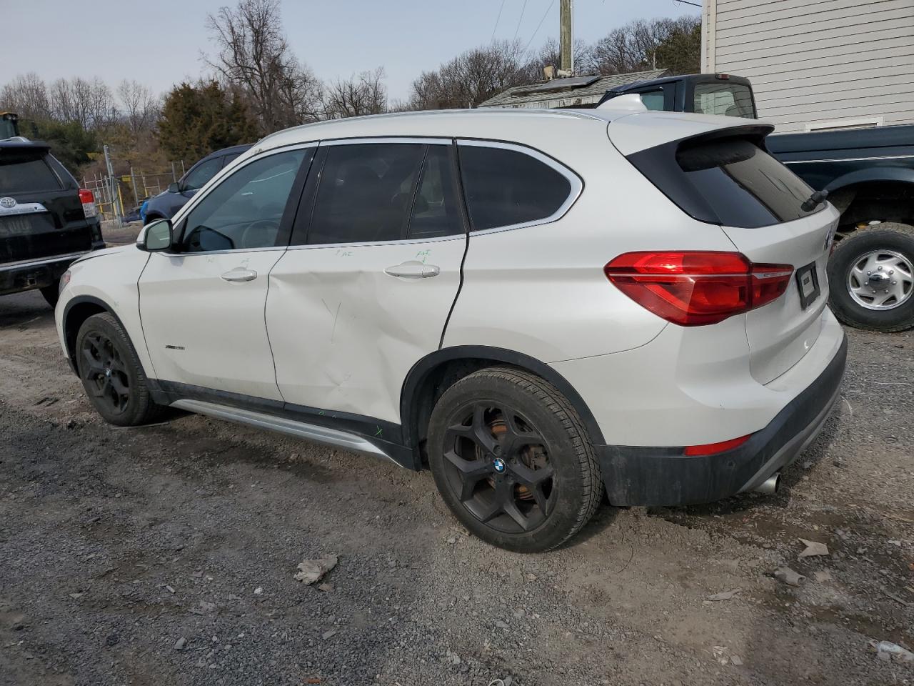 2018 BMW X1 - Image 2