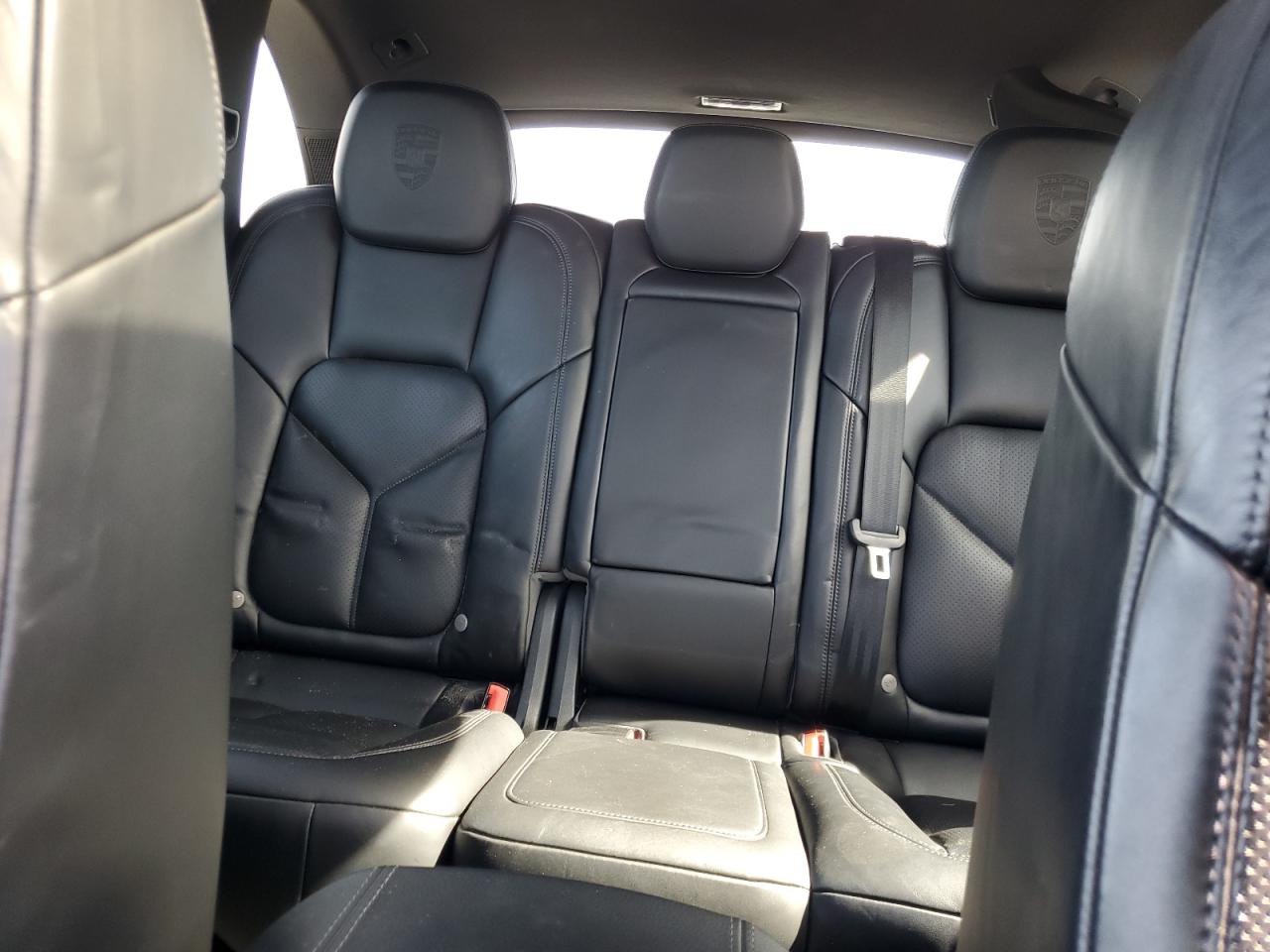 2018 Porsche Cayenne - Image 10