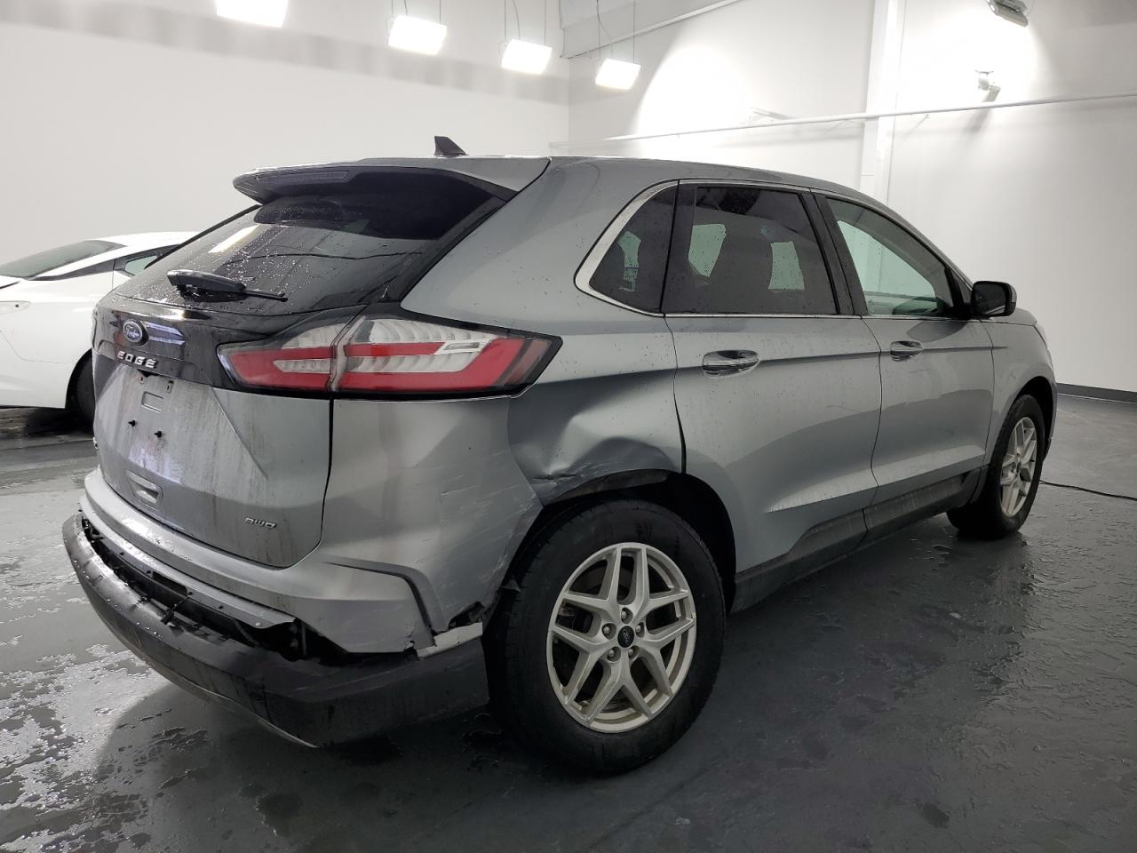 2023 Ford Edge - Image 3