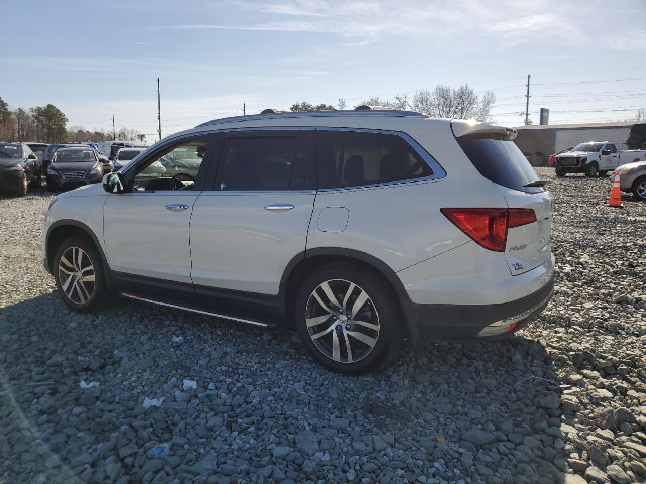 2017 Honda Pilot - Image 2