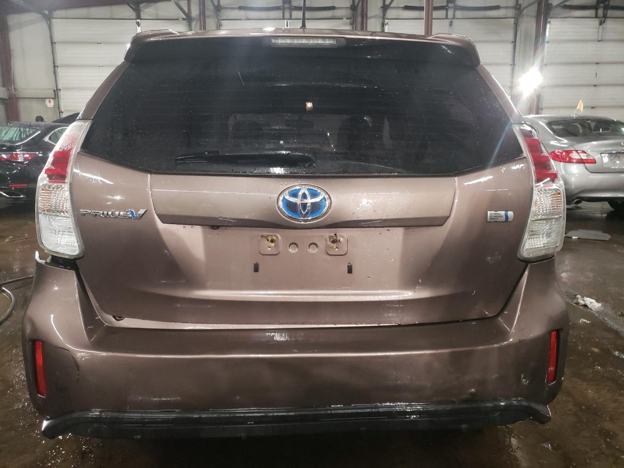 2017 Toyota Prius - Image 6