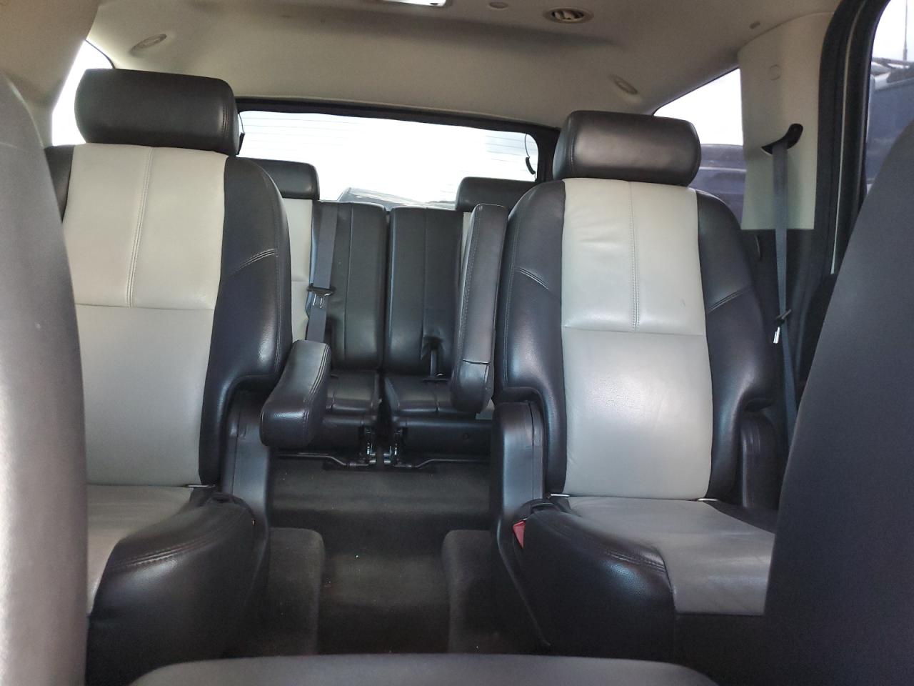 2008 Chevrolet Tahoe - Image 10