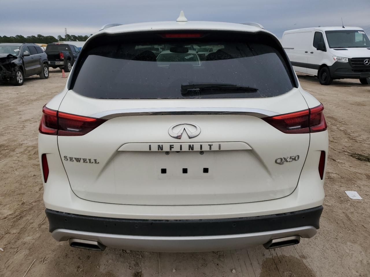 2021 Infiniti QX50 - Image 6