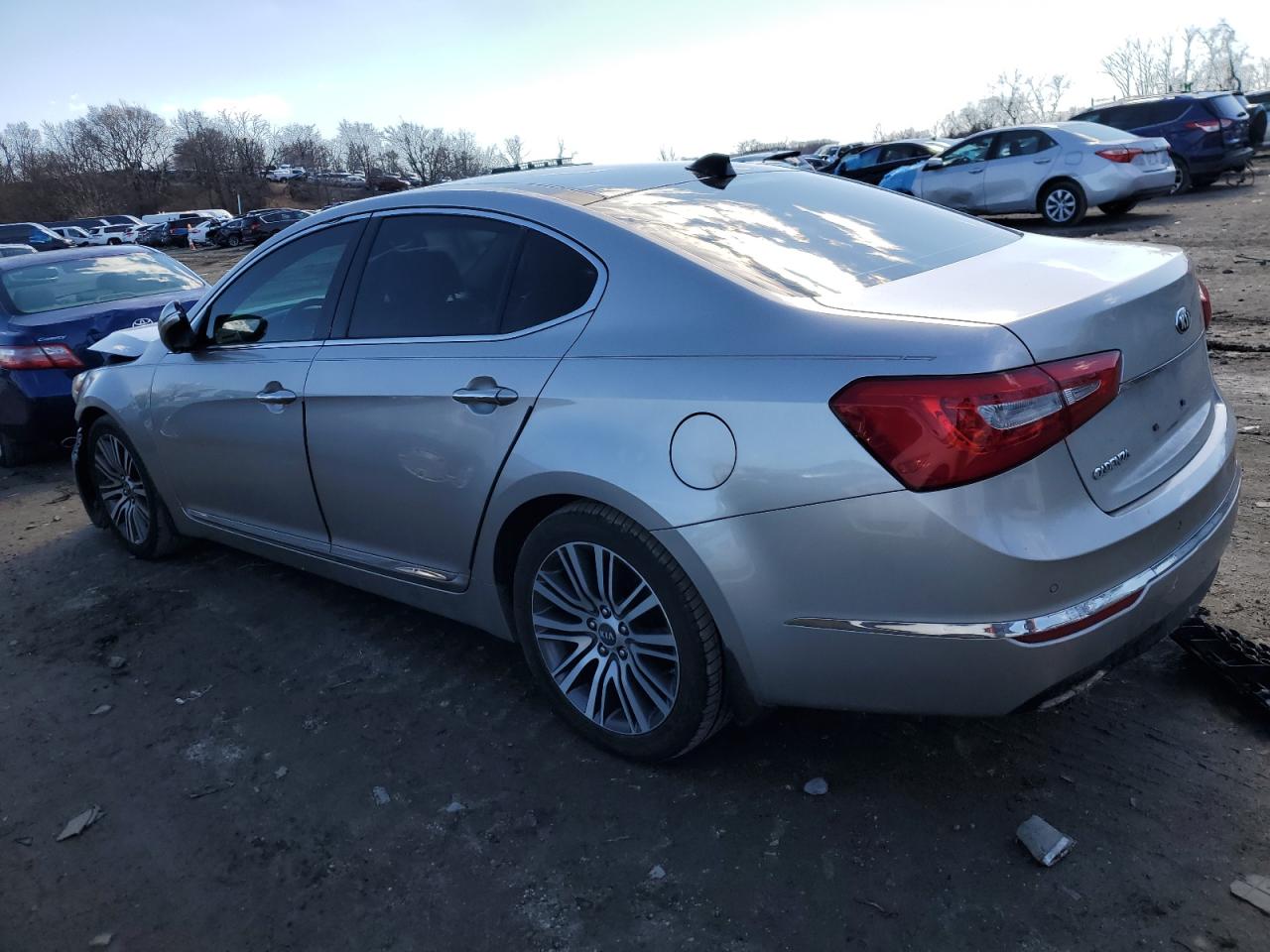 2014 Kia Cadenza - Image 2