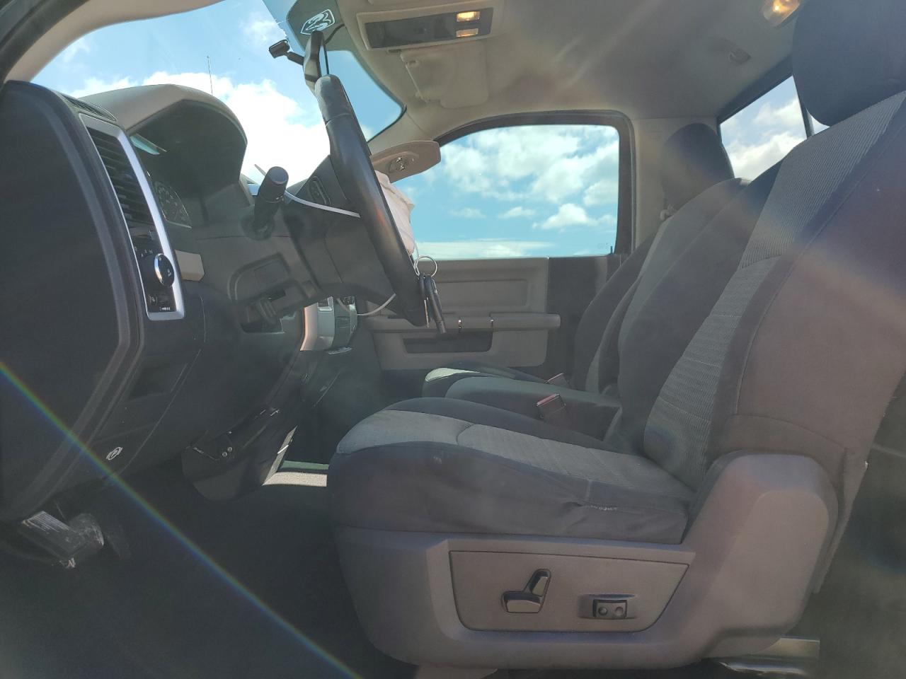 2010 Dodge RAM - Image 7