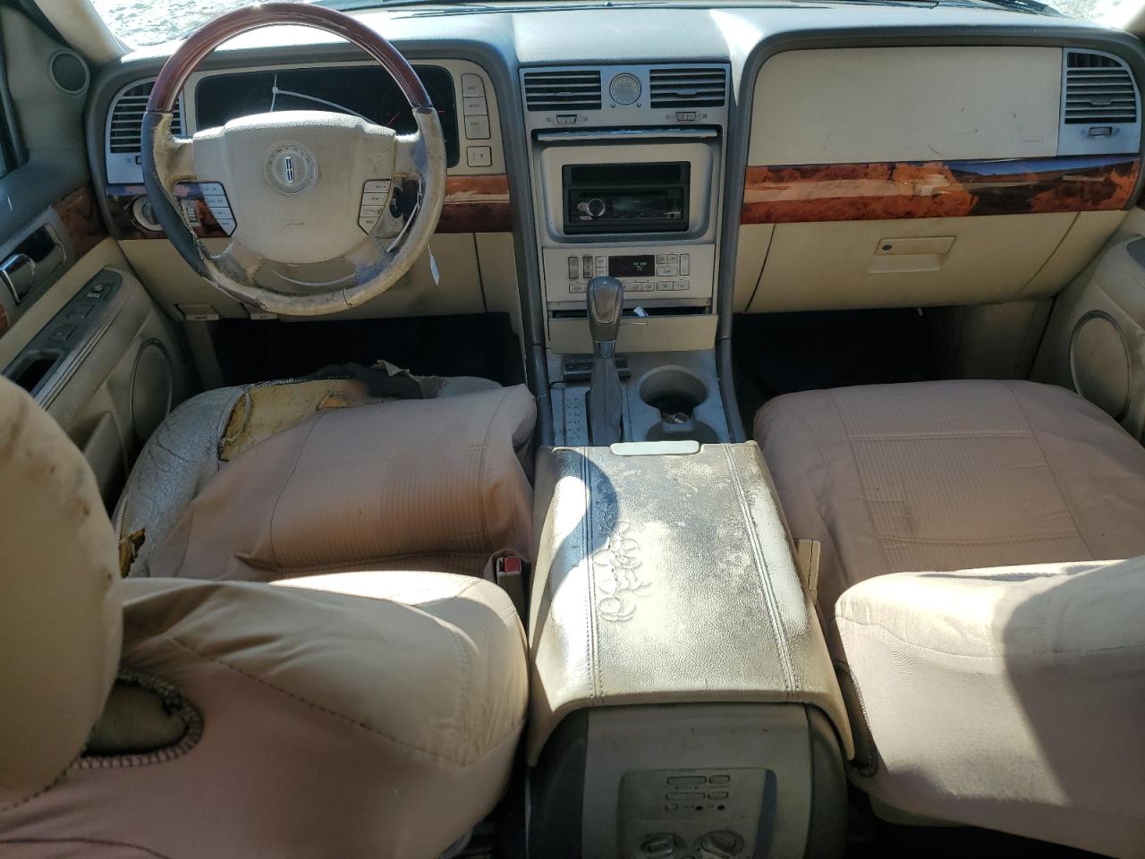 2004 Lincoln Navigator - Image 8