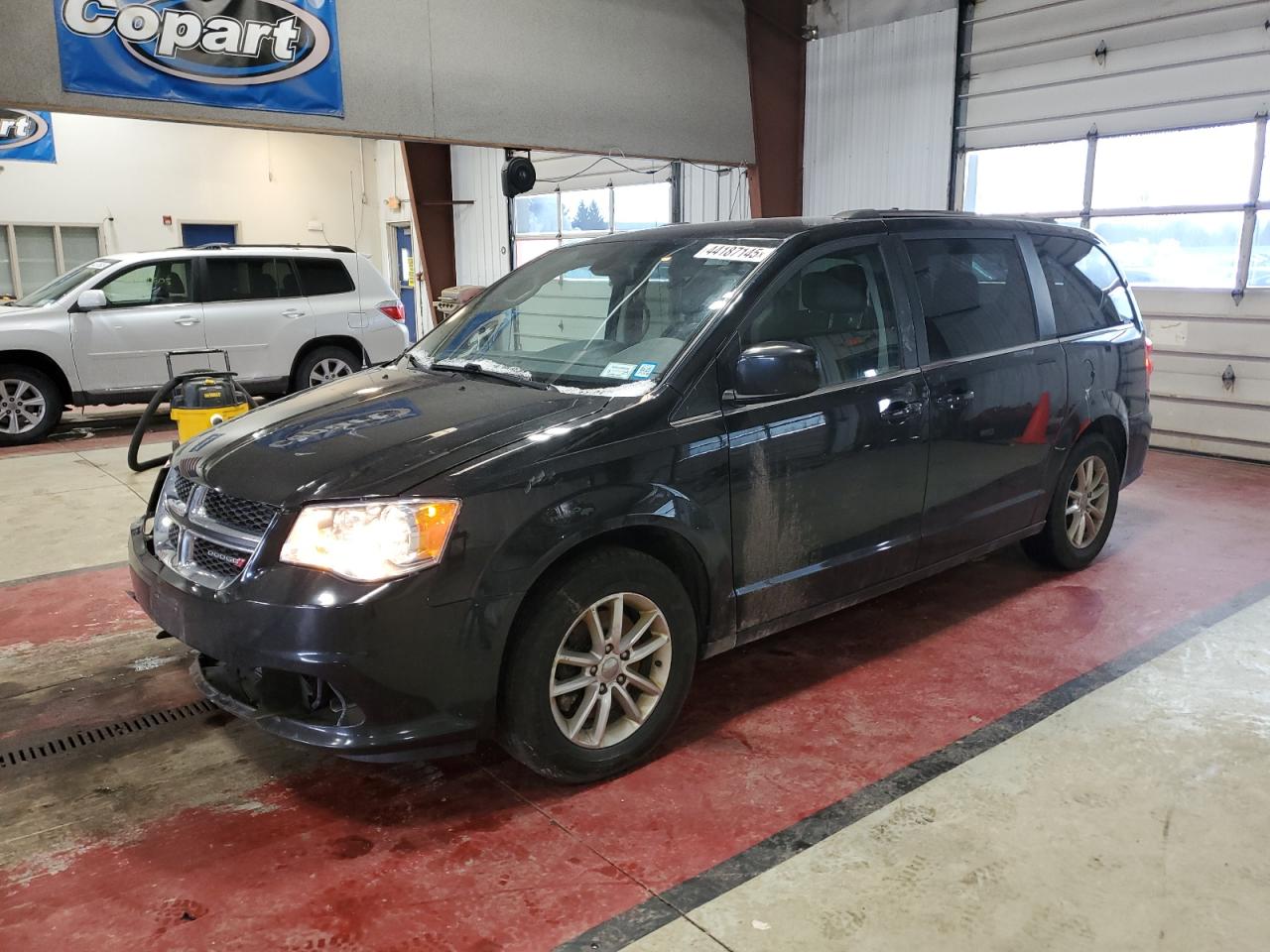 2019 Dodge Caravan - Image 1