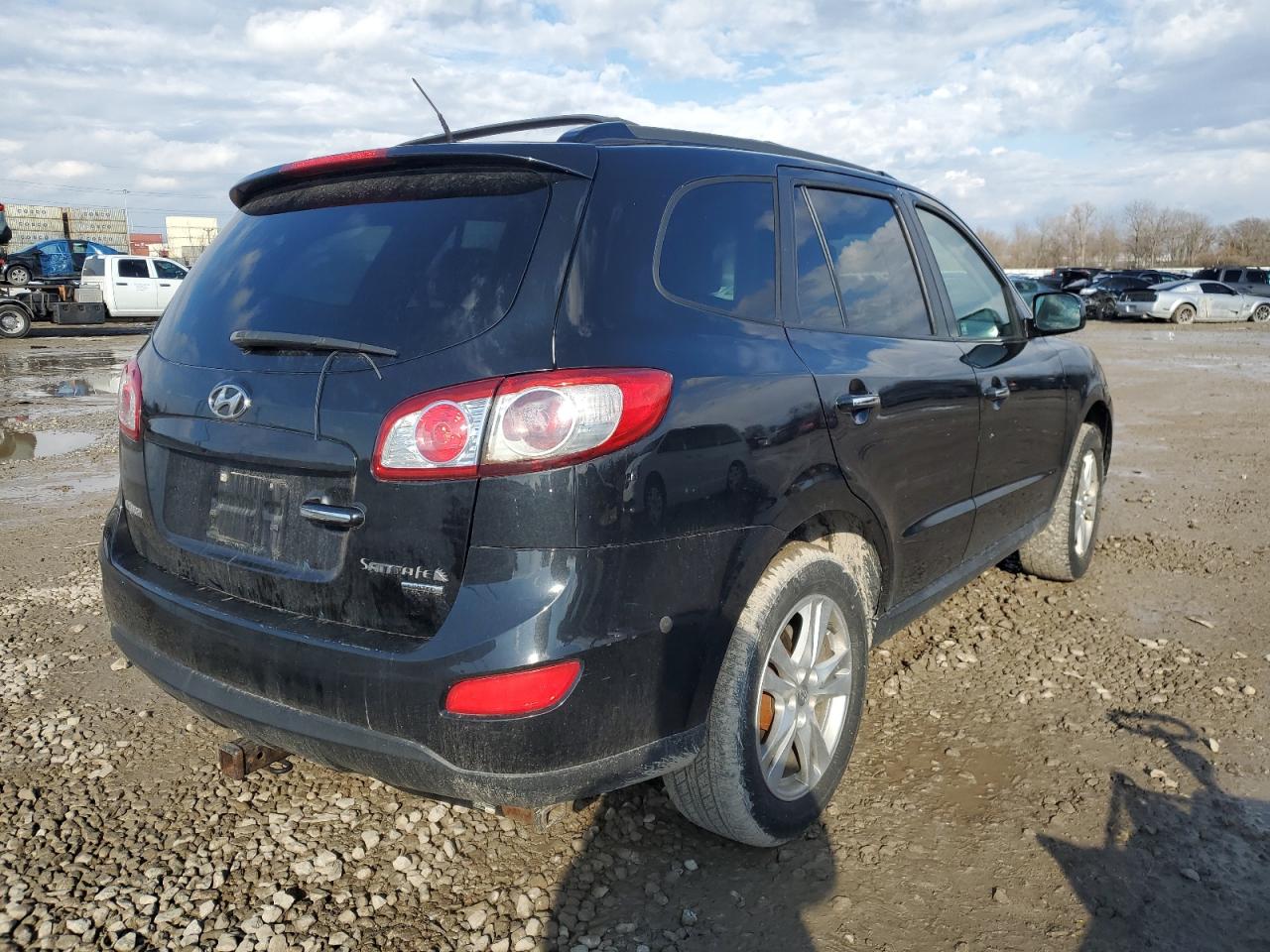 2011 Hyundai Santa Fe - Image 3