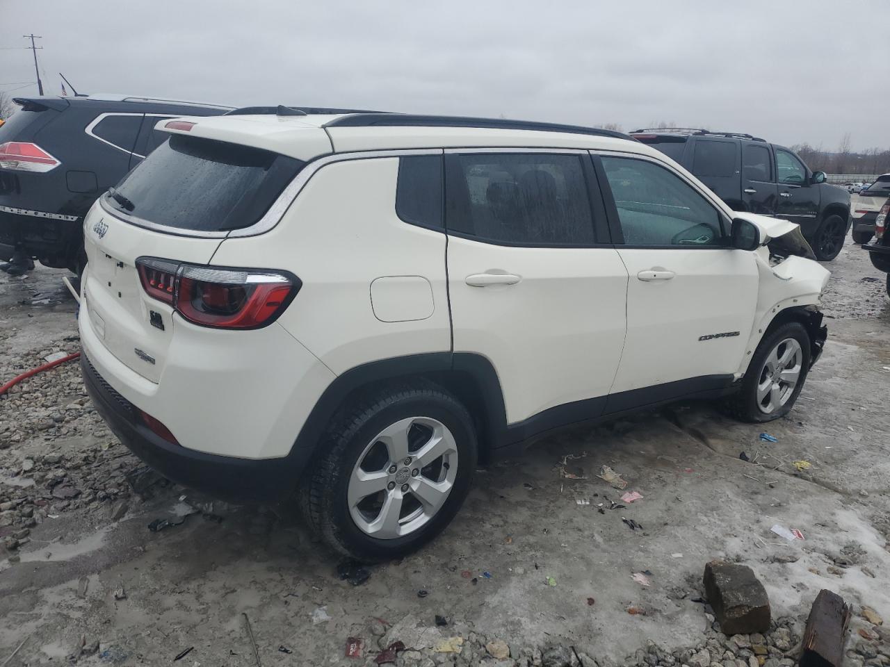 2019 Jeep Compass - Image 3